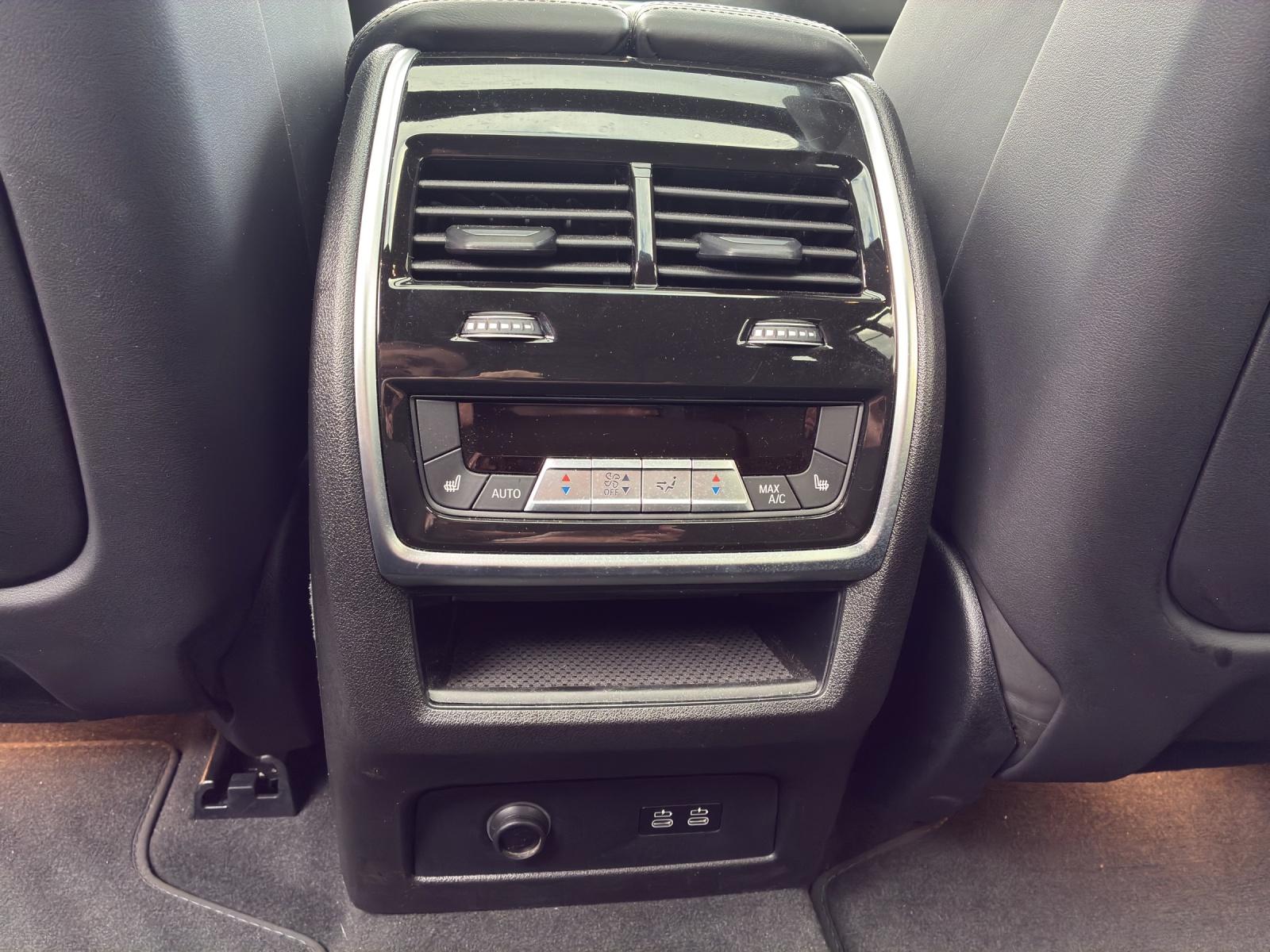 BMW X7 M60i-image-19