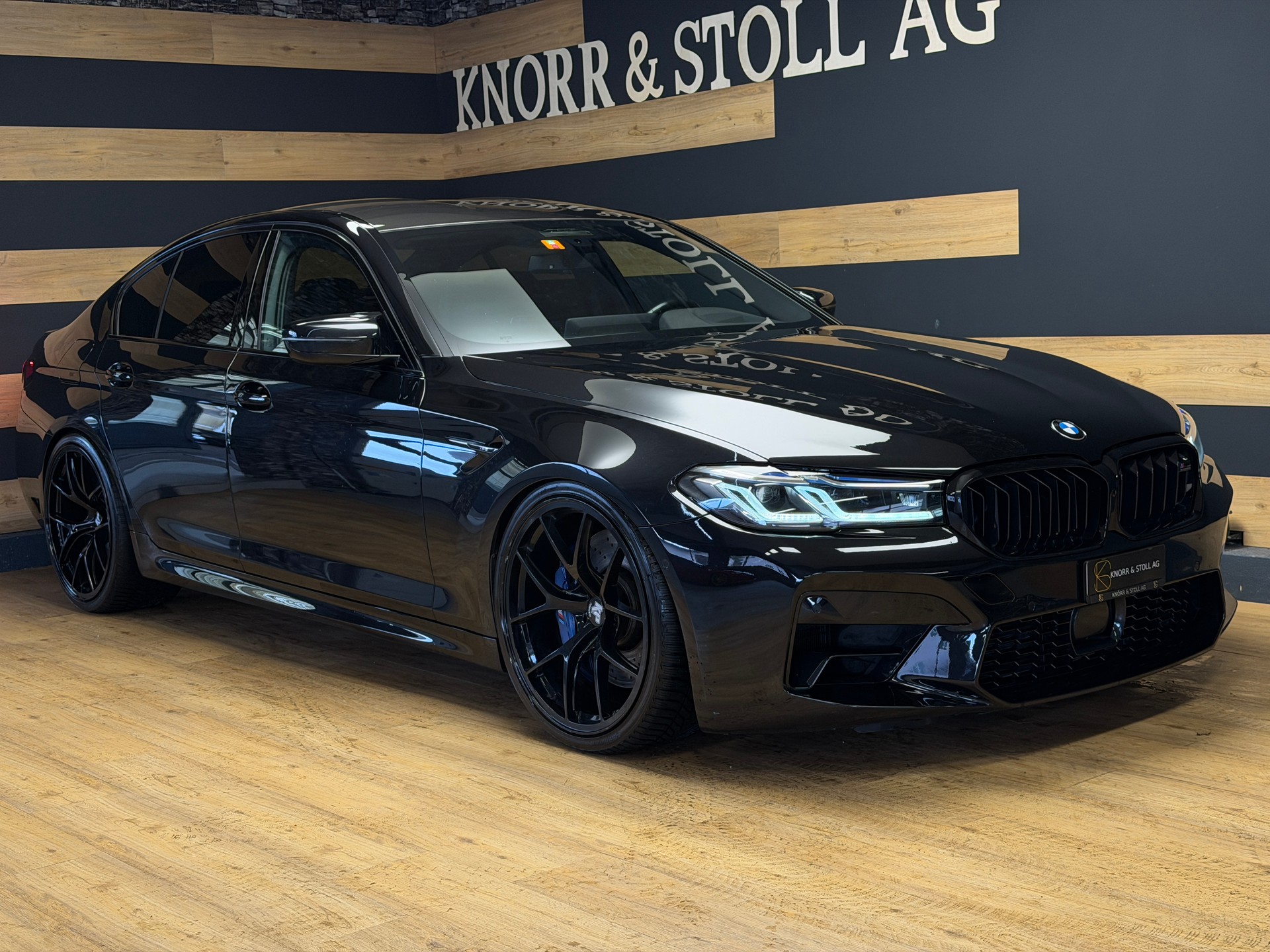 BMW M5 xDrive Drivelogic-showroom-element-2