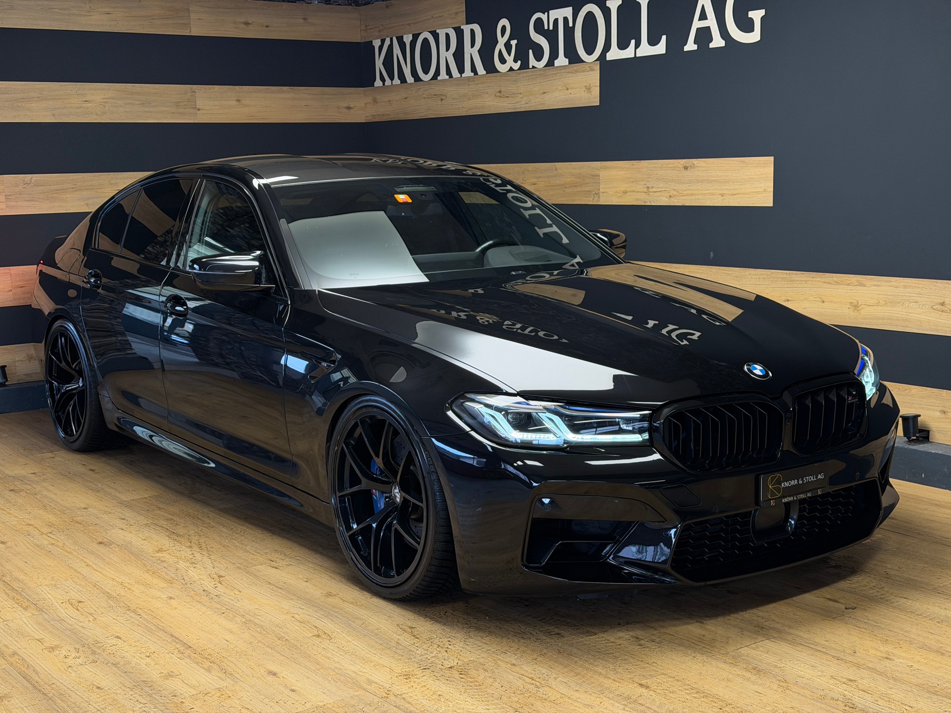 BMW M5 xDrive Drivelogic-showroom-element-3