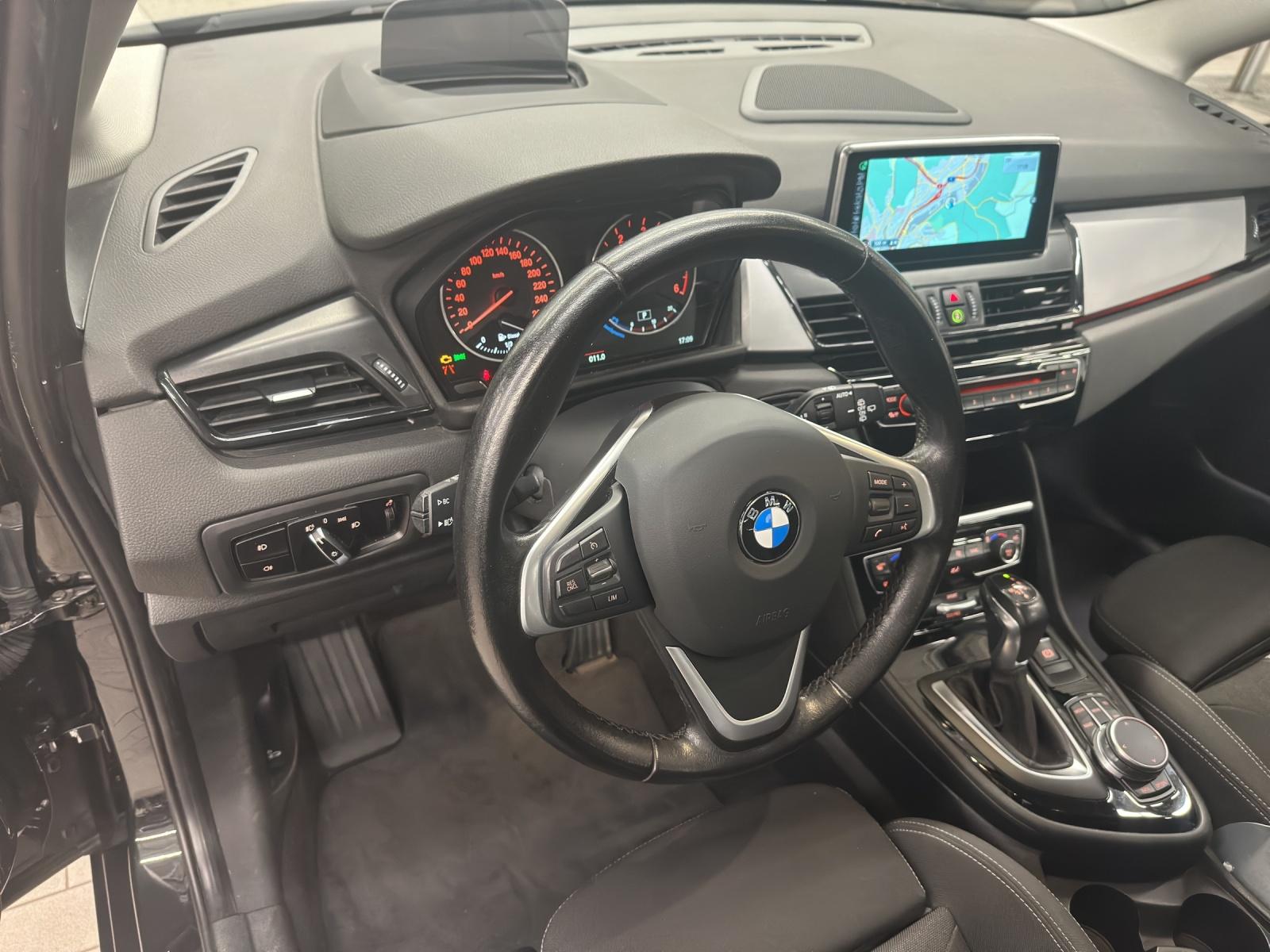 BMW 218d xDrive Gran Tourer-image-12