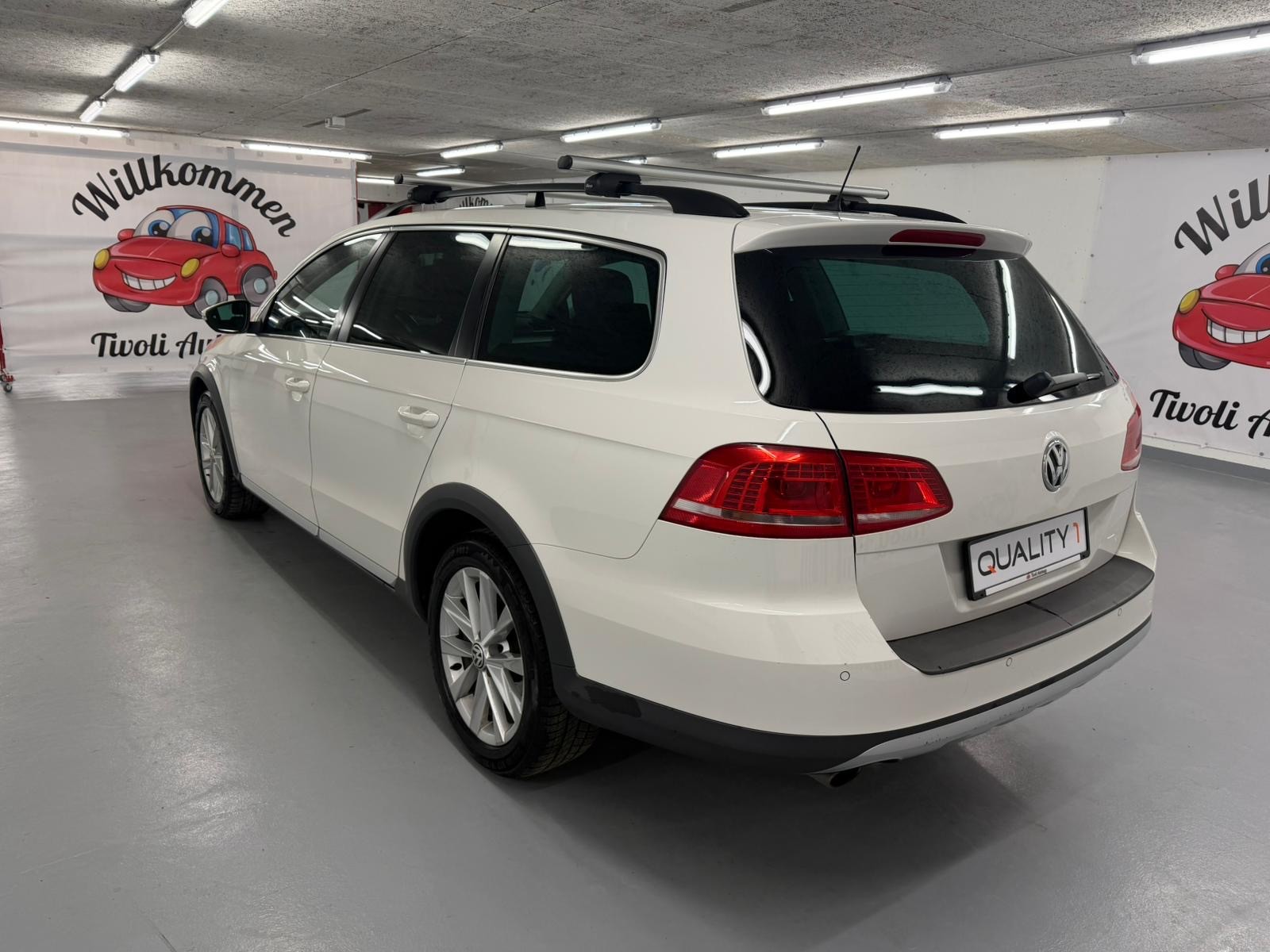 VW Passat Alltrack 2.0 TDI BMT 4Motion DSG-image-7