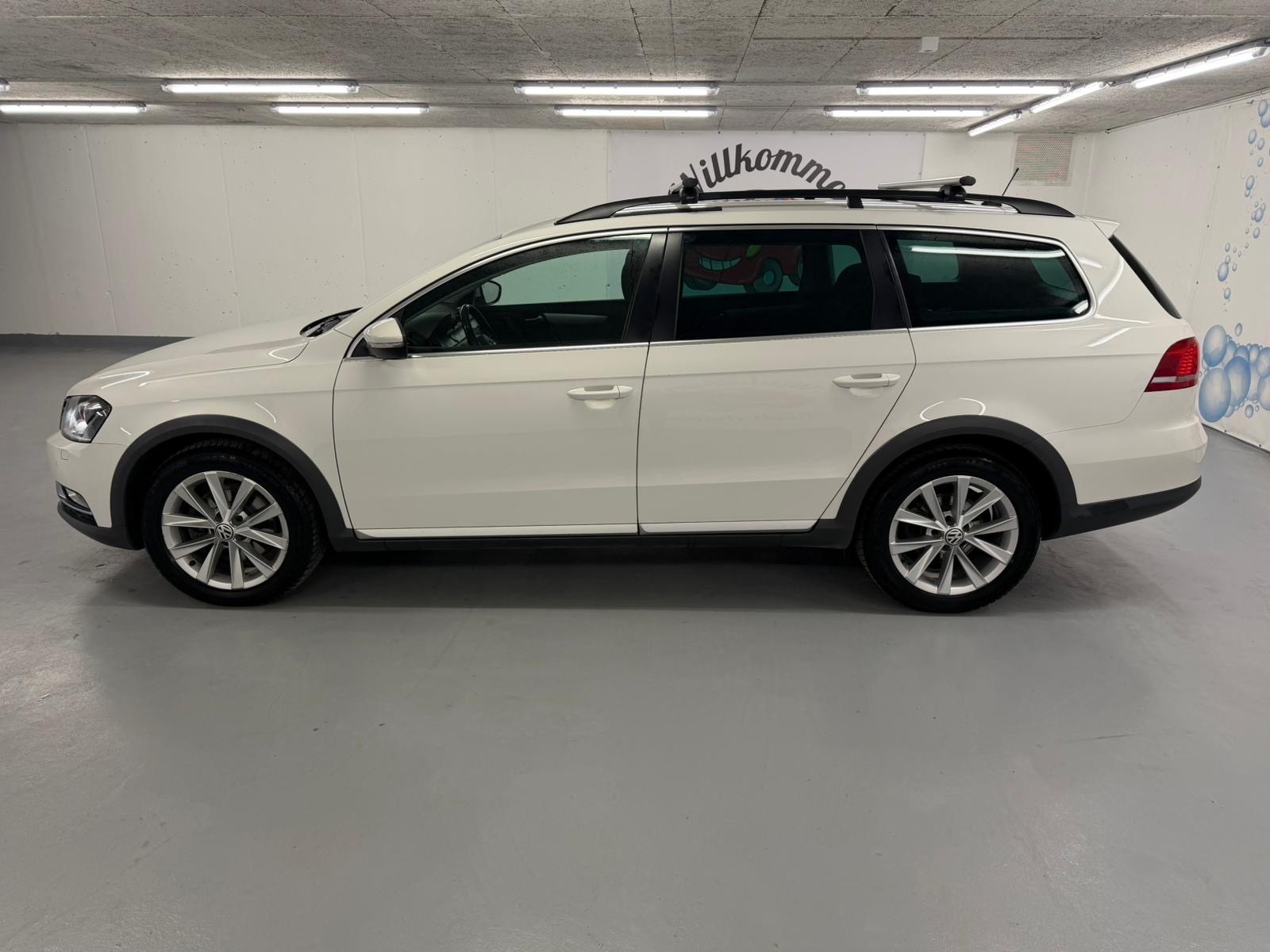 VW Passat Alltrack 2.0 TDI BMT 4Motion DSG-image-4