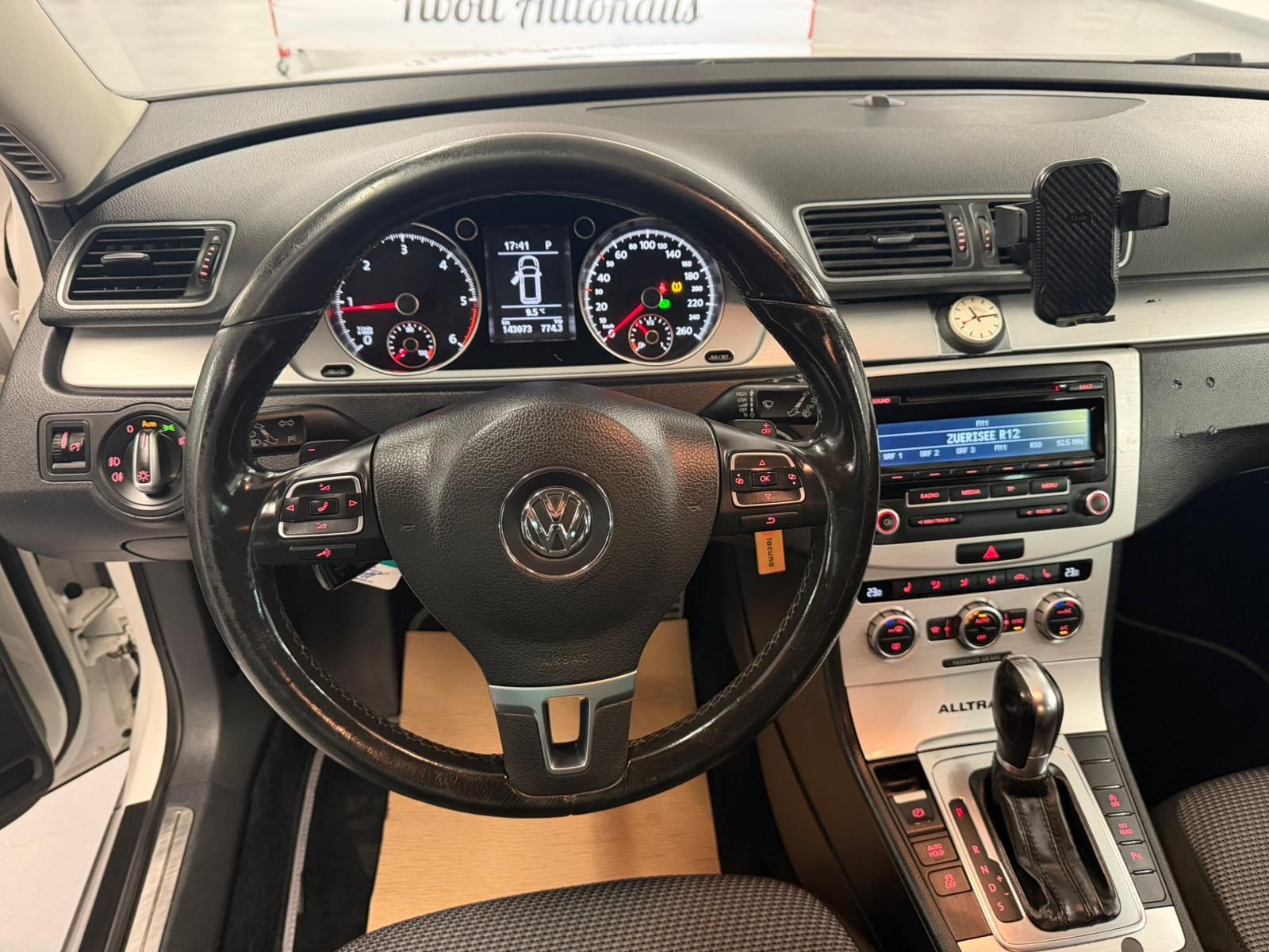 VW Passat Alltrack 2.0 TDI BMT 4Motion DSG-image-10