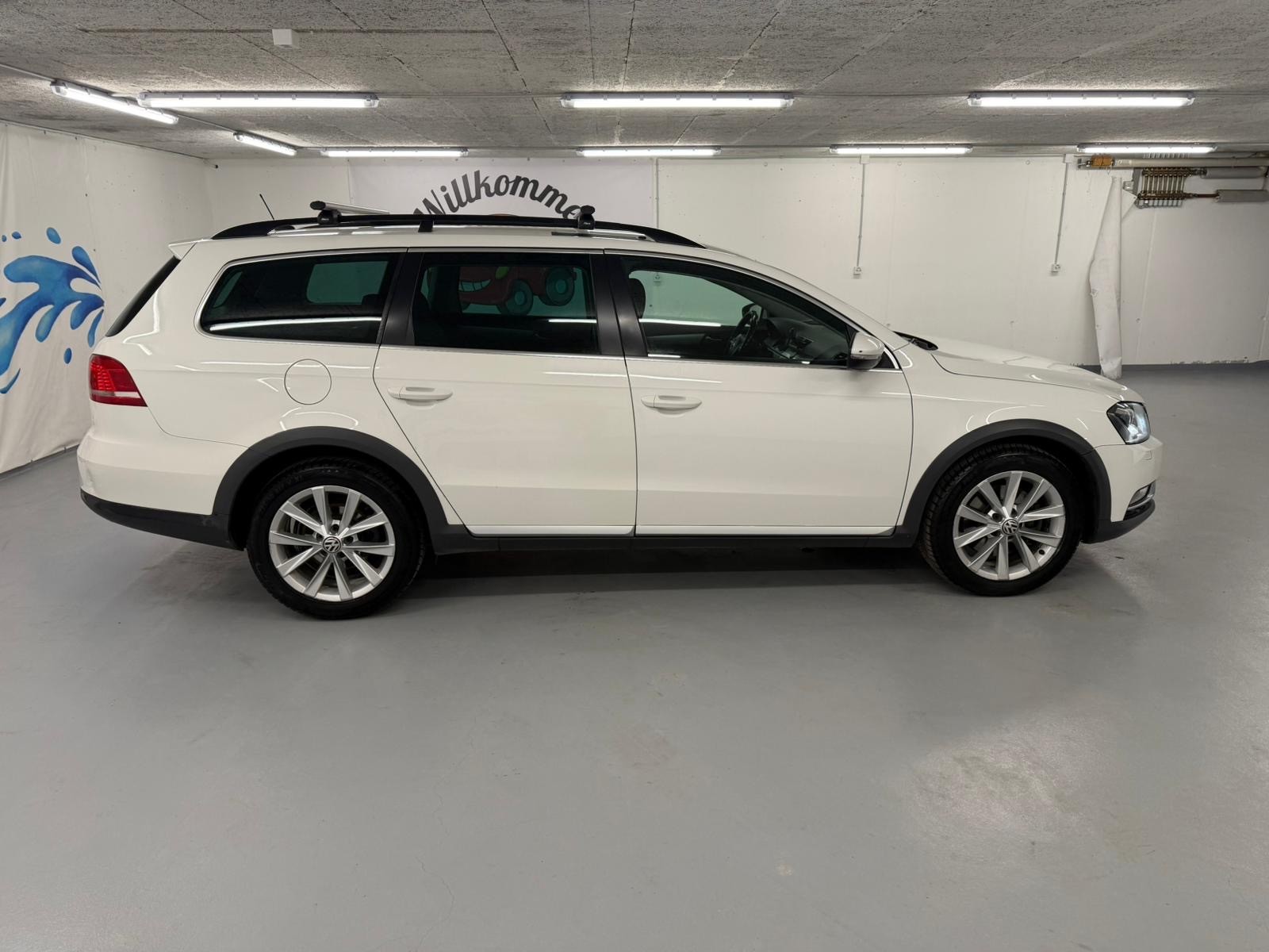 VW Passat Alltrack 2.0 TDI BMT 4Motion DSG-image-3