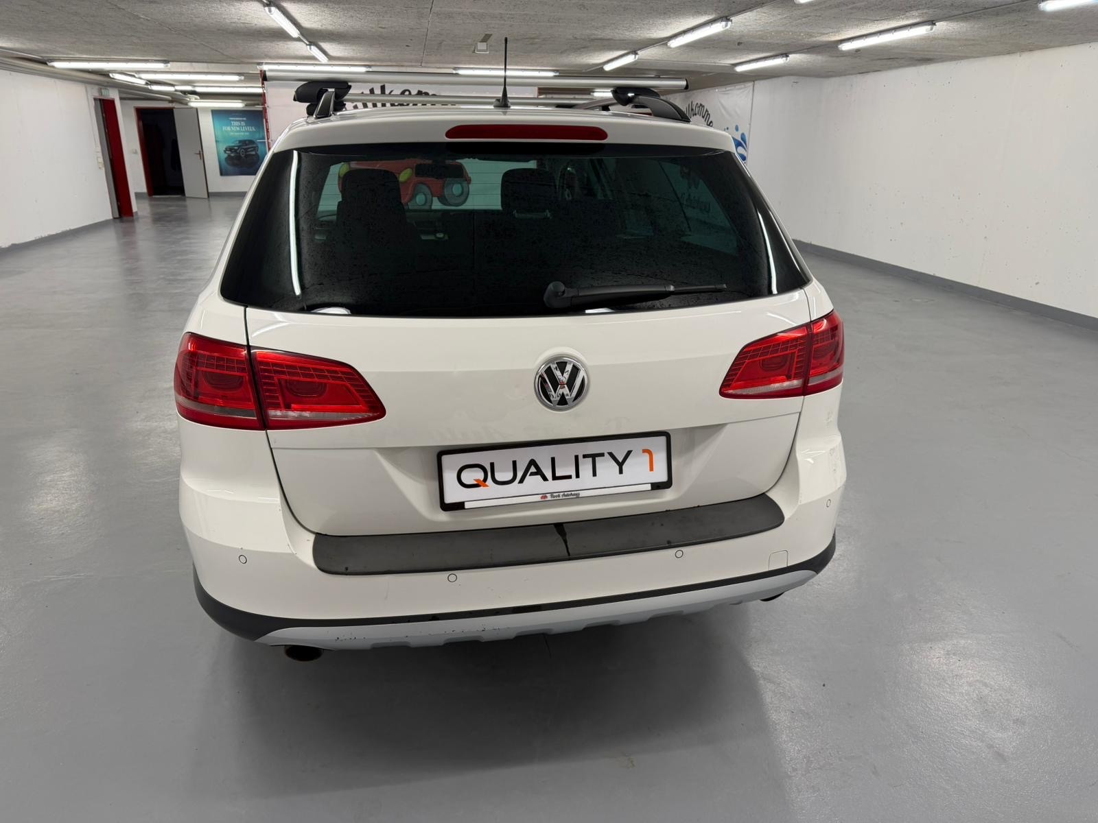 VW Passat Alltrack 2.0 TDI BMT 4Motion DSG-image-5