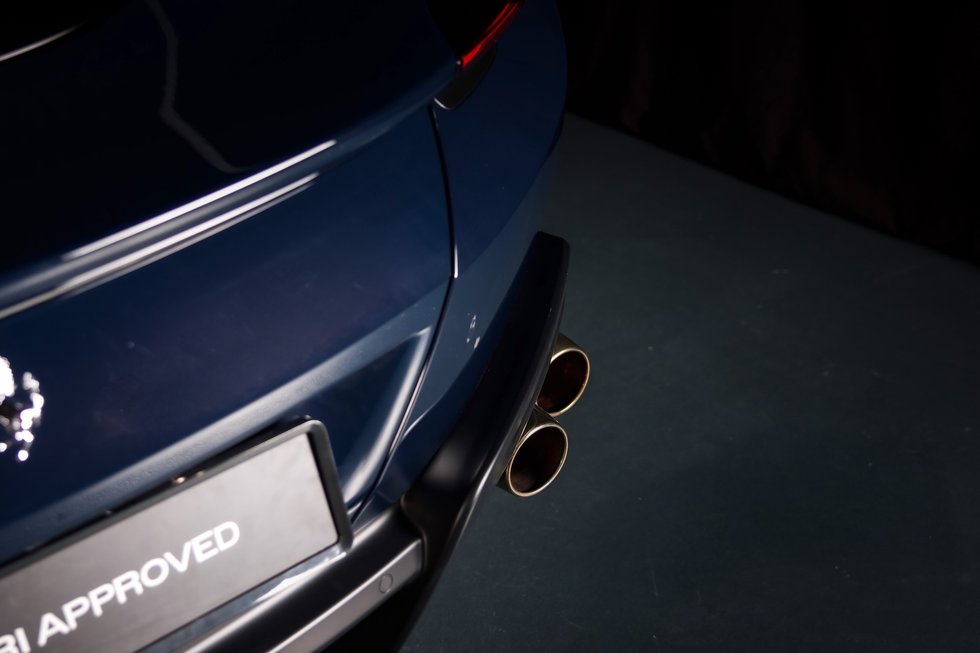 FERRARI Roma 3.9 V8 T Blu Pozzi /Cuoio-image-9