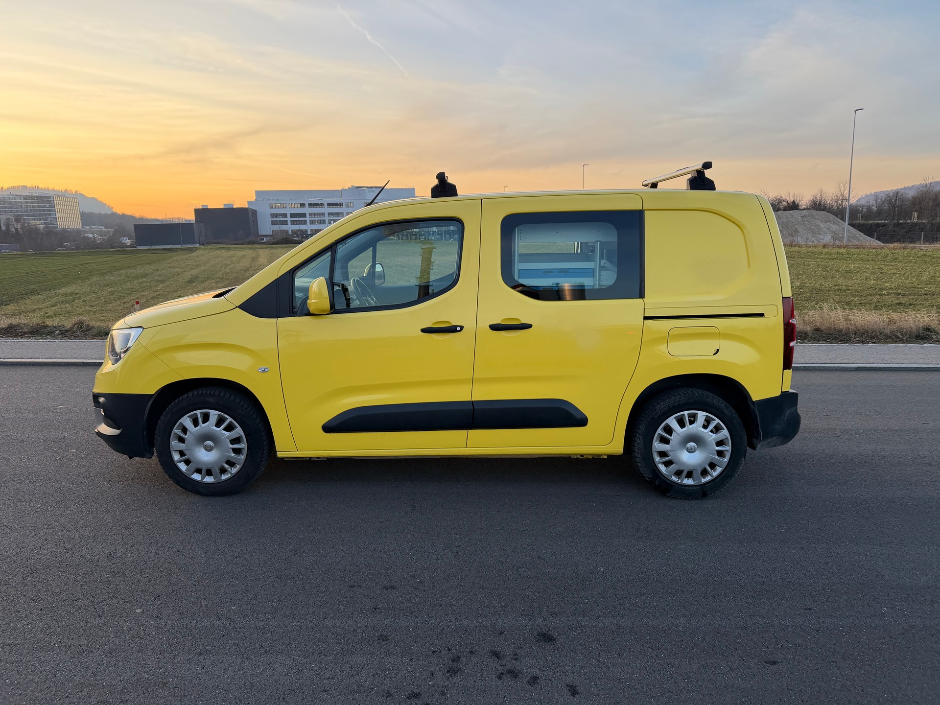 OPEL Combo 1.5 Cargo Enjoy s/s Erhöhte Nutzlast-image-9