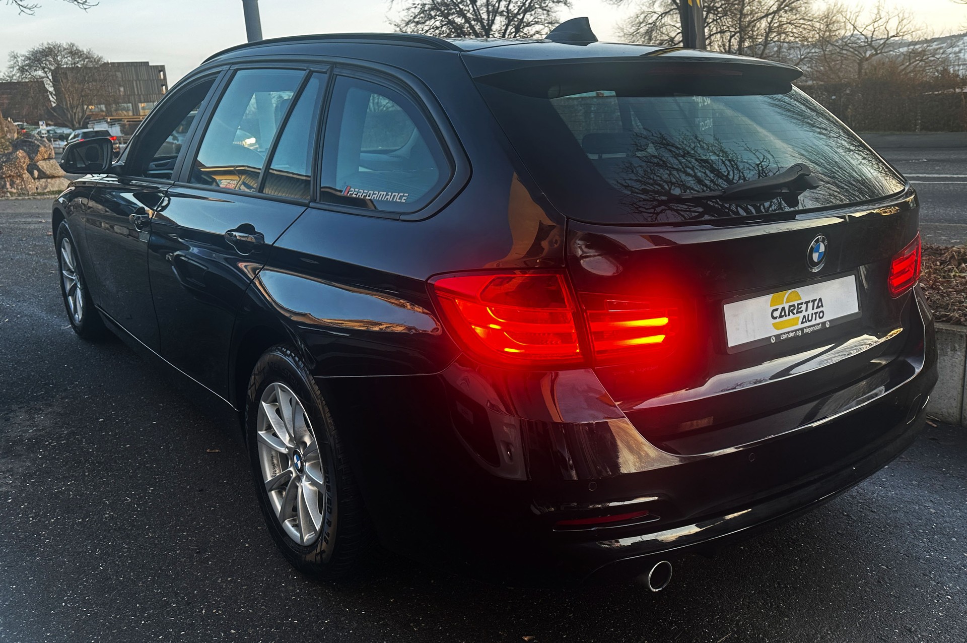 BMW 318d Touring Steptronic-image-4