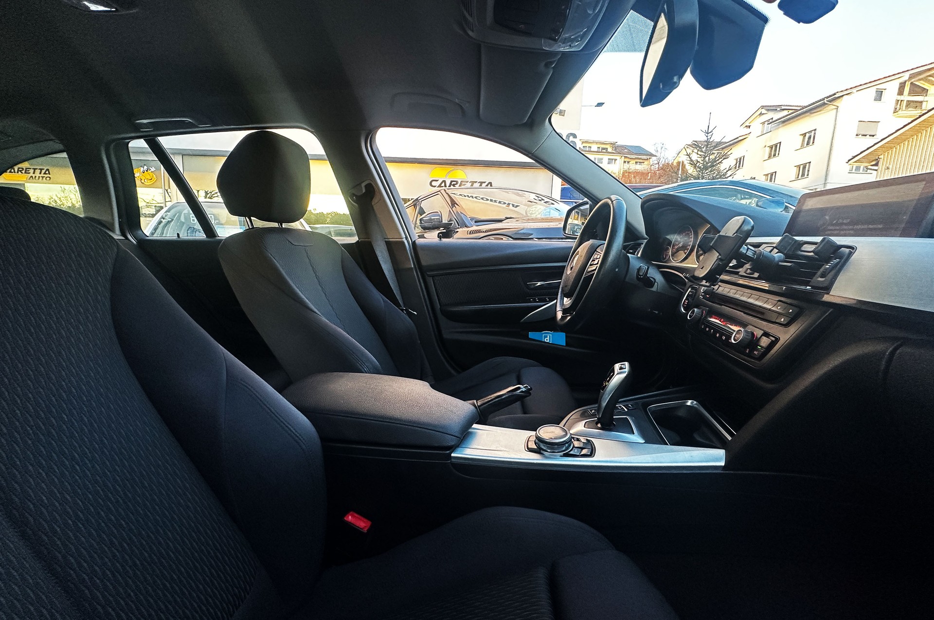 BMW 318d Touring Steptronic-image-8