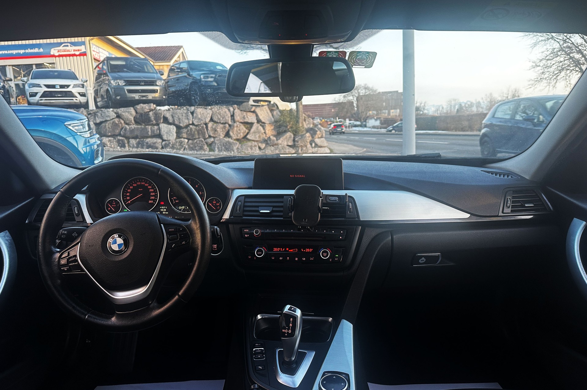 BMW 318d Touring Steptronic-image-11