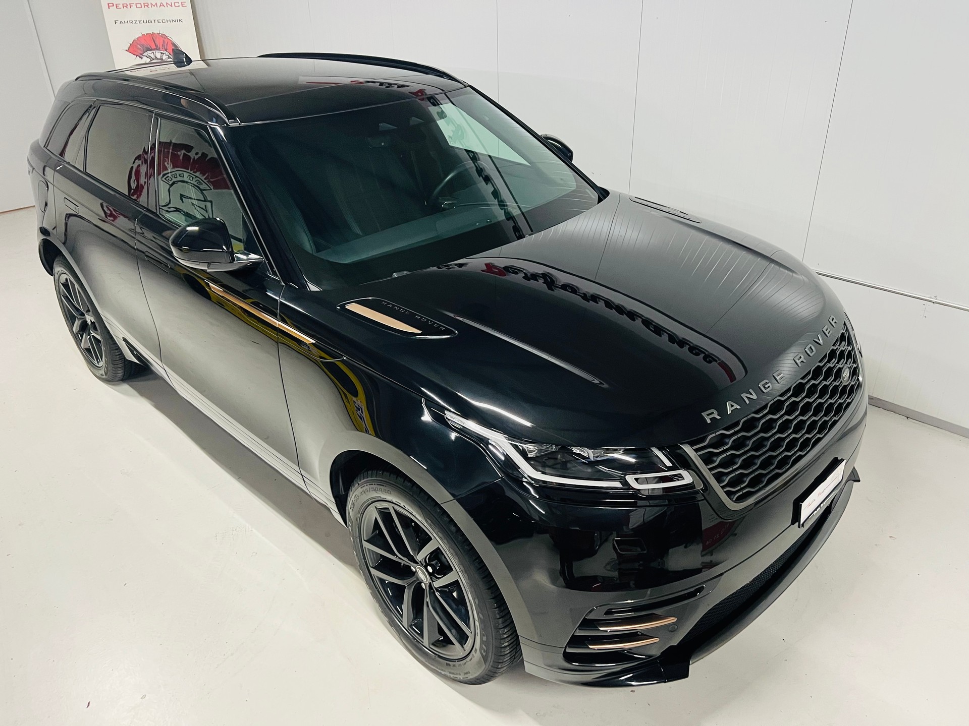 LAND ROVER Range Rover Velar R-Dynamic D 200 SE Automatic-image-15