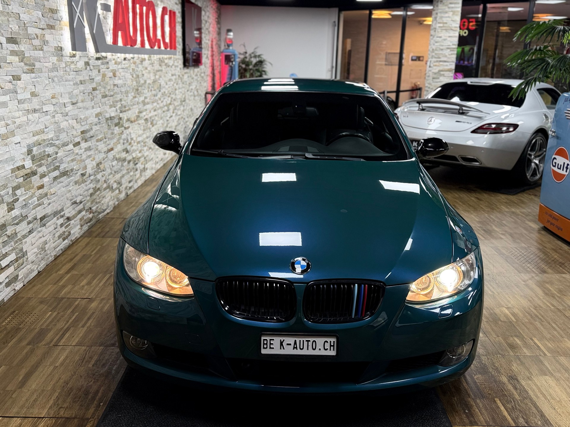 BMW 335i Cabriolet-image-6