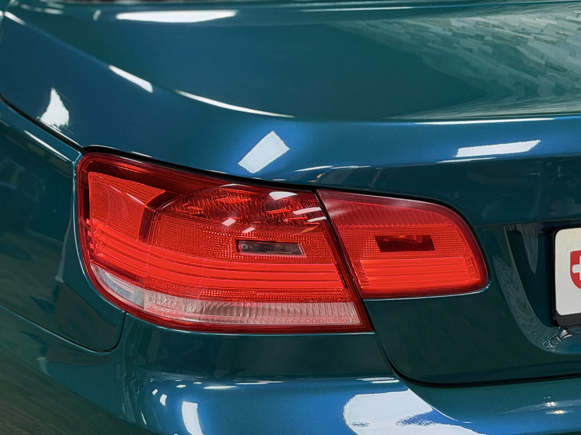 BMW 335i Cabriolet-image-10
