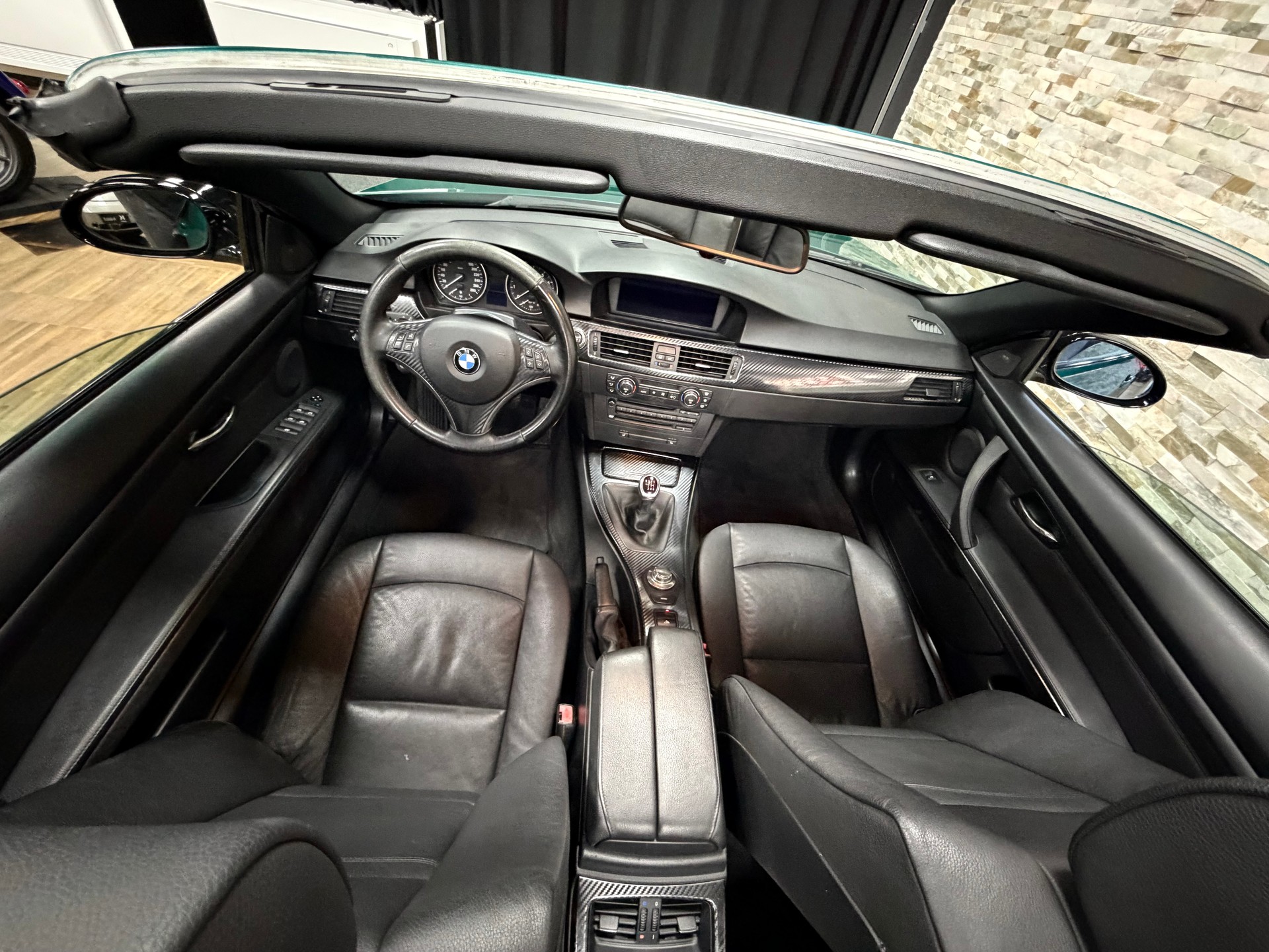 BMW 335i Cabriolet-image-21