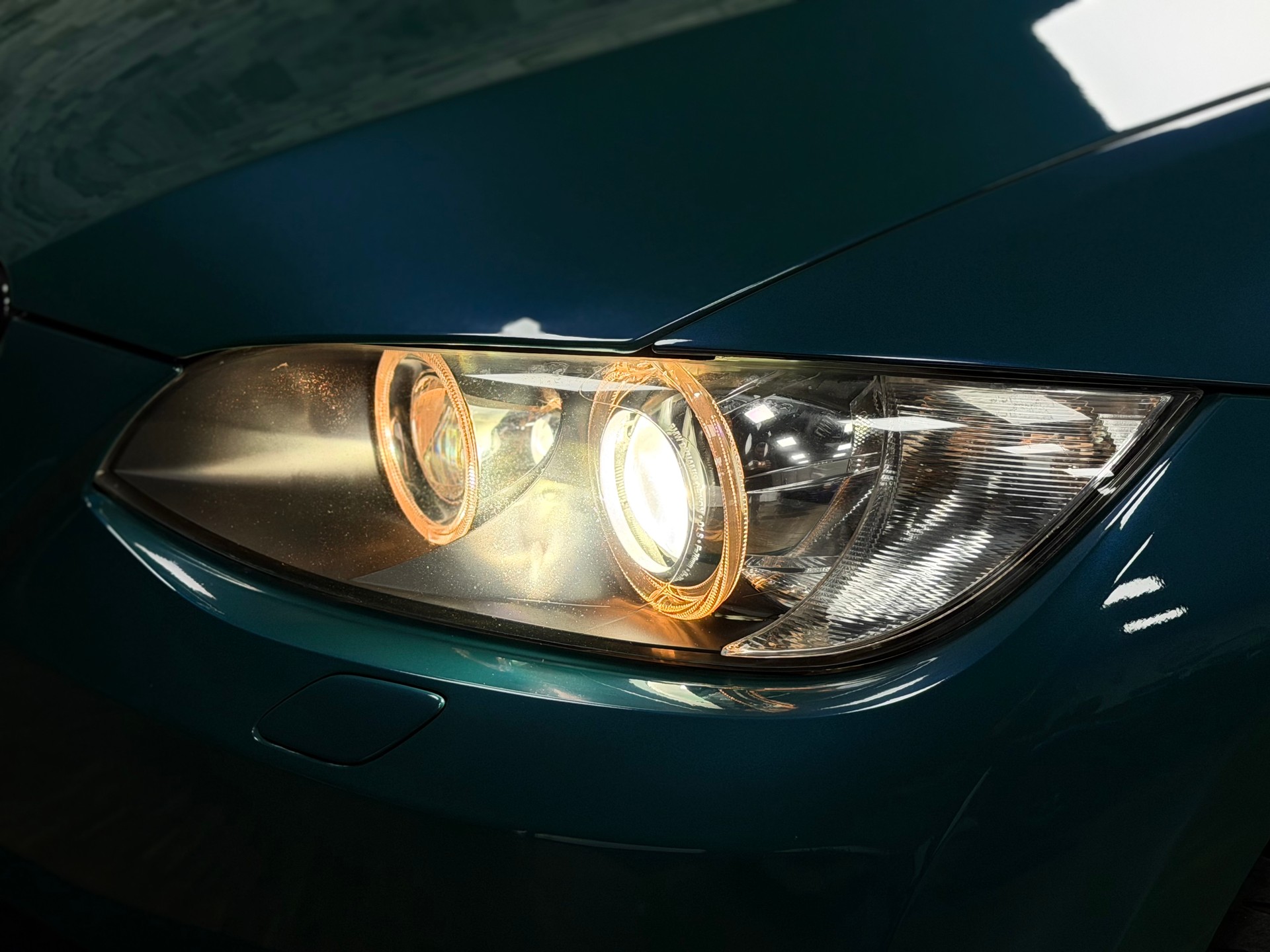 BMW 335i Cabriolet-image-9