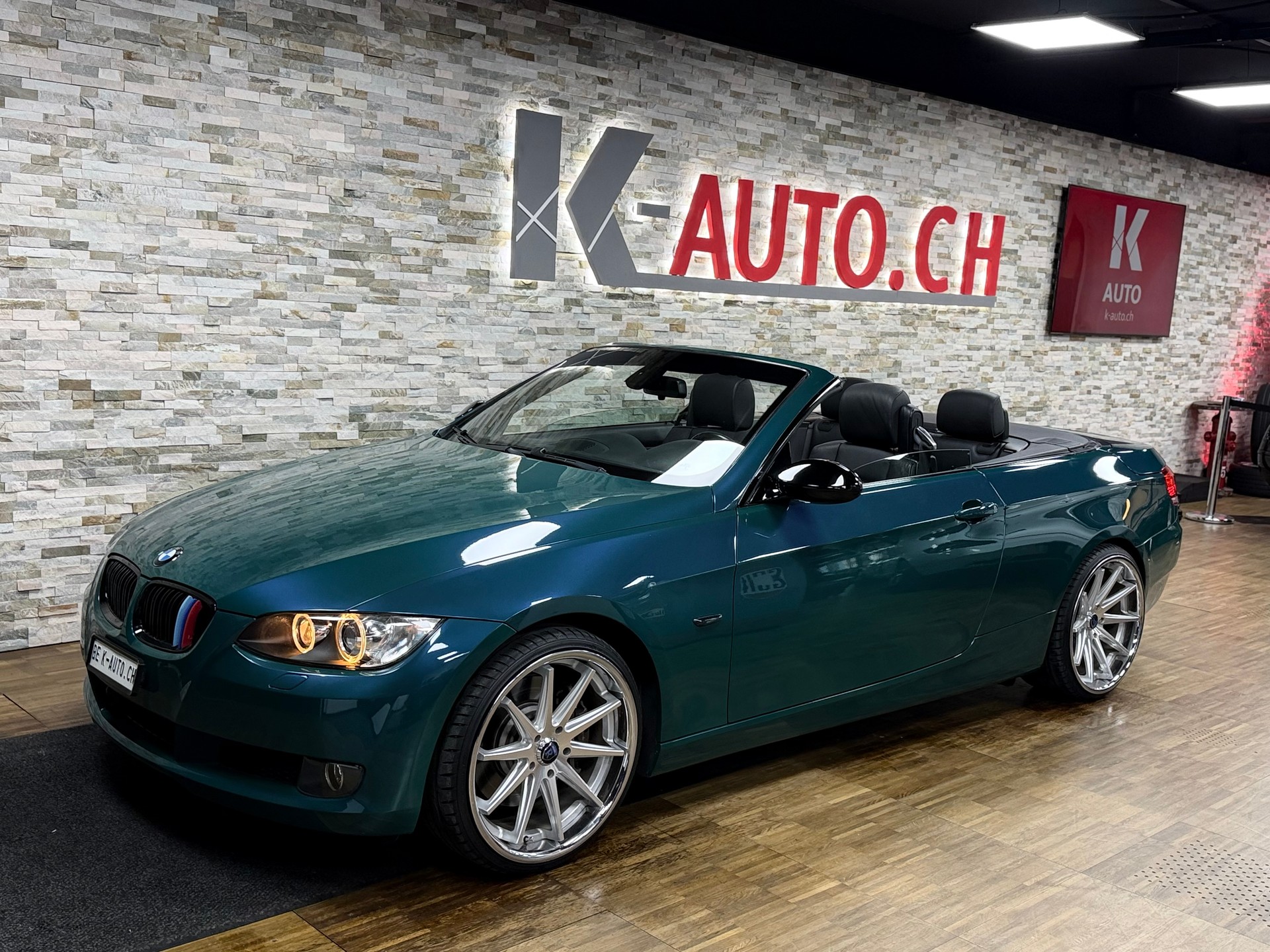 BMW 335i Cabriolet-image-0