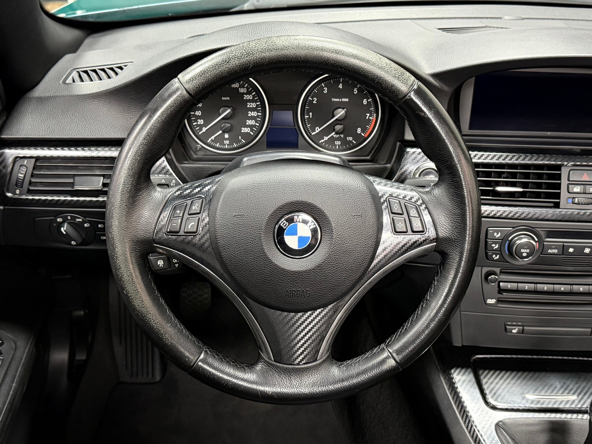 BMW 335i Cabriolet-image-13