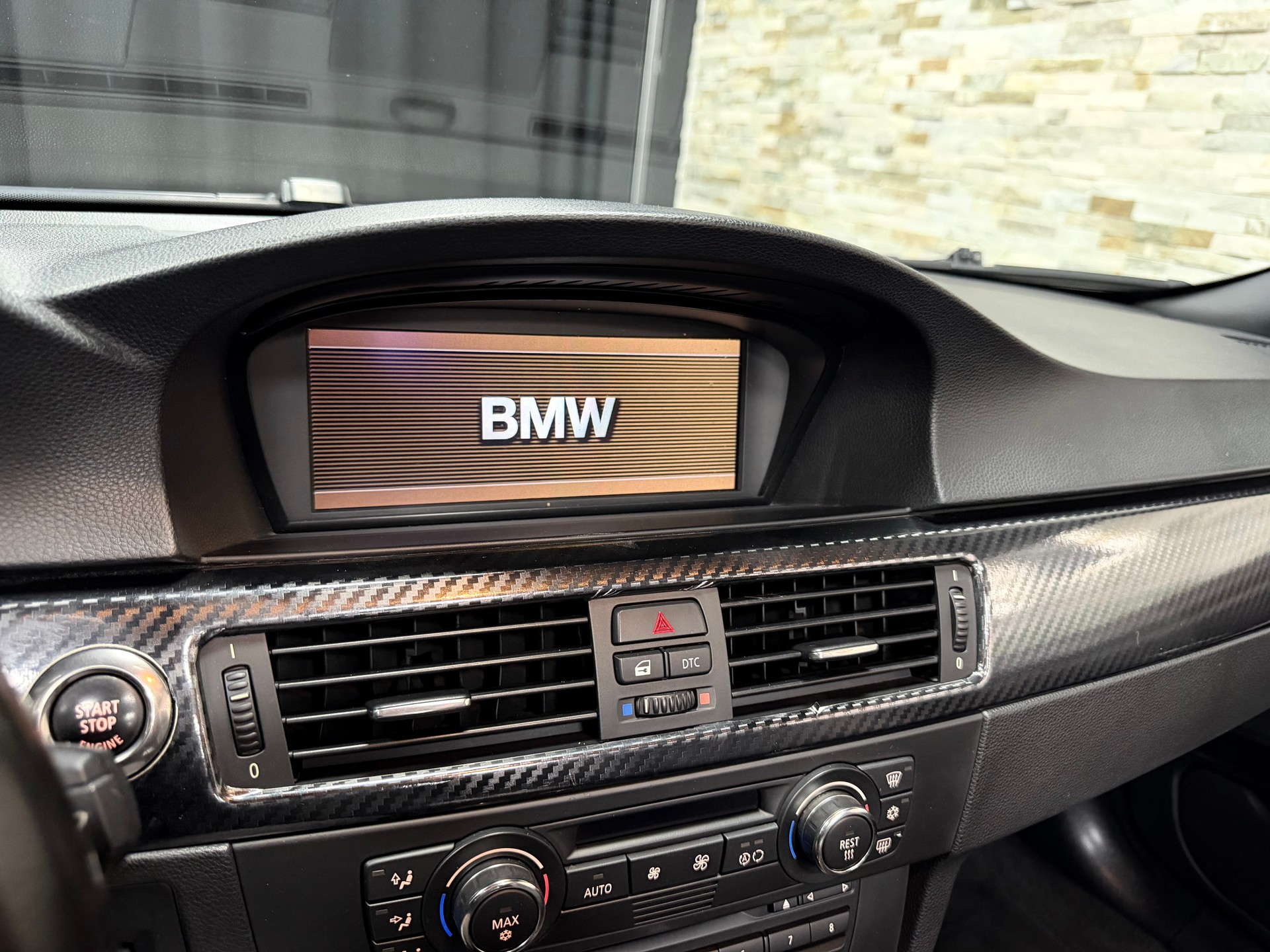BMW 335i Cabriolet-image-16