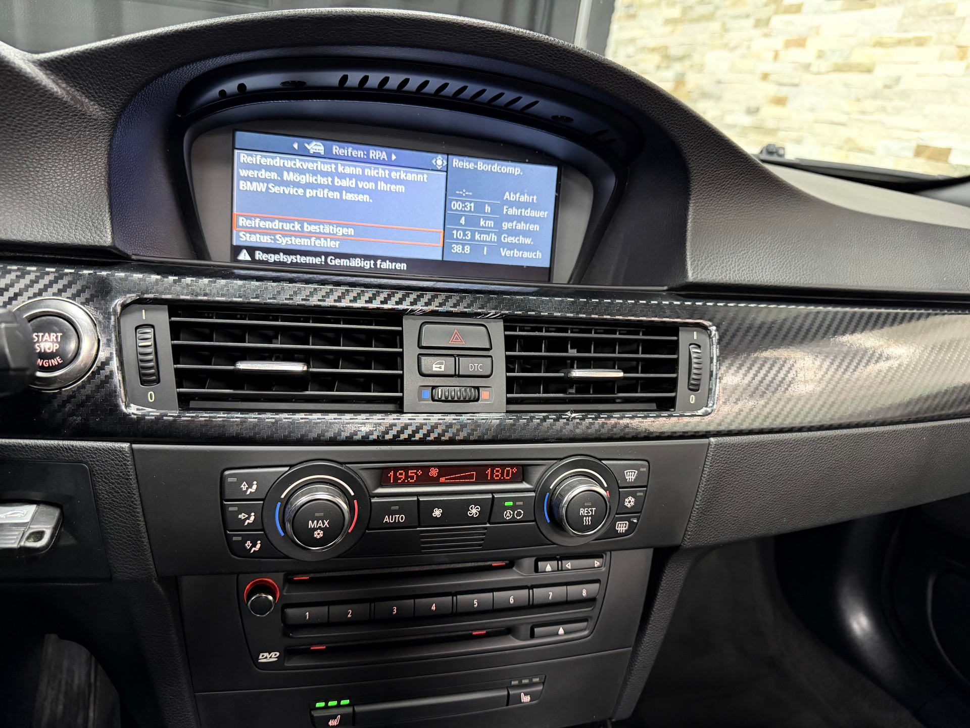 BMW 335i Cabriolet-image-17