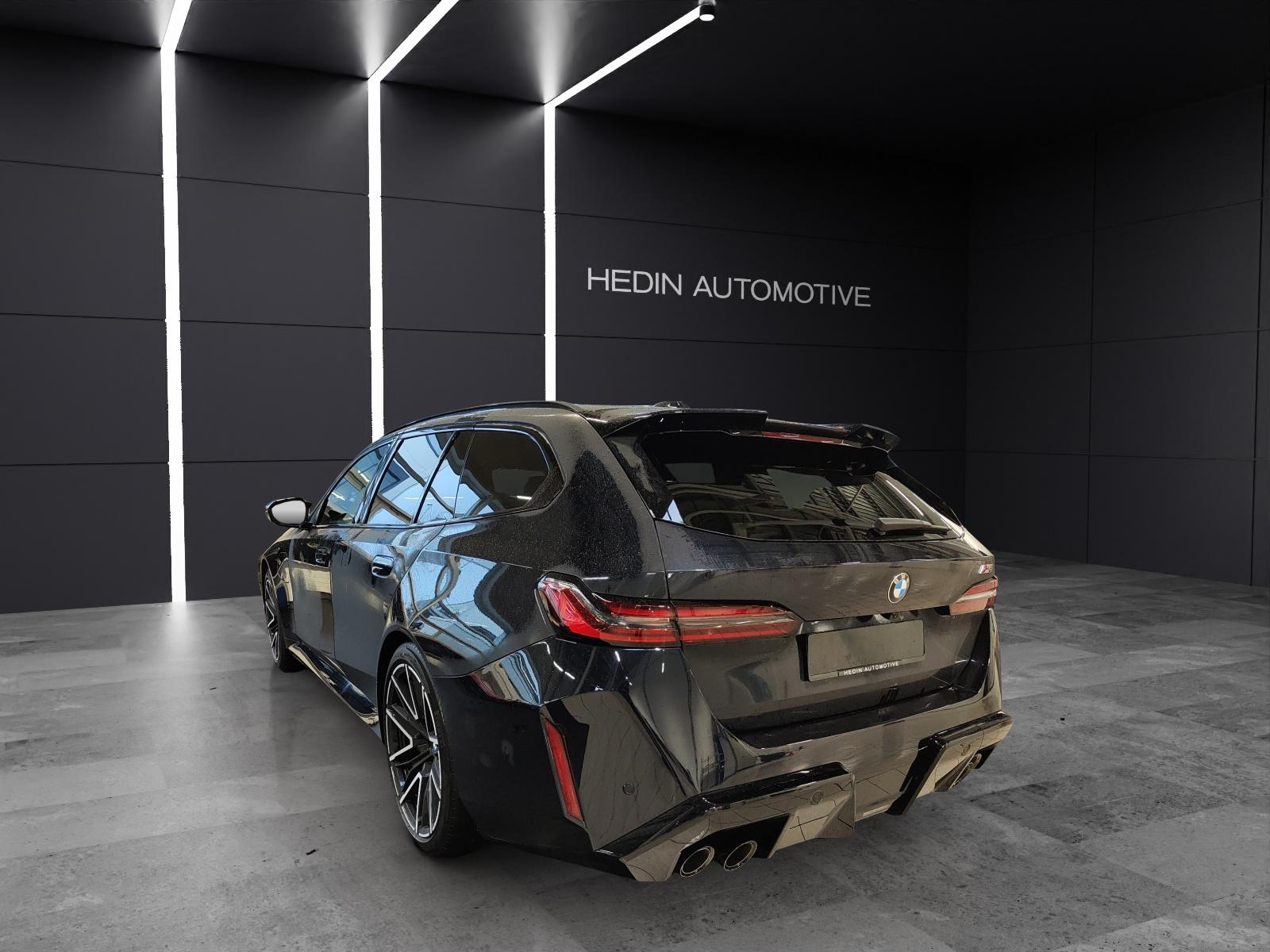 BMW M5 xDrive Touring-image-2