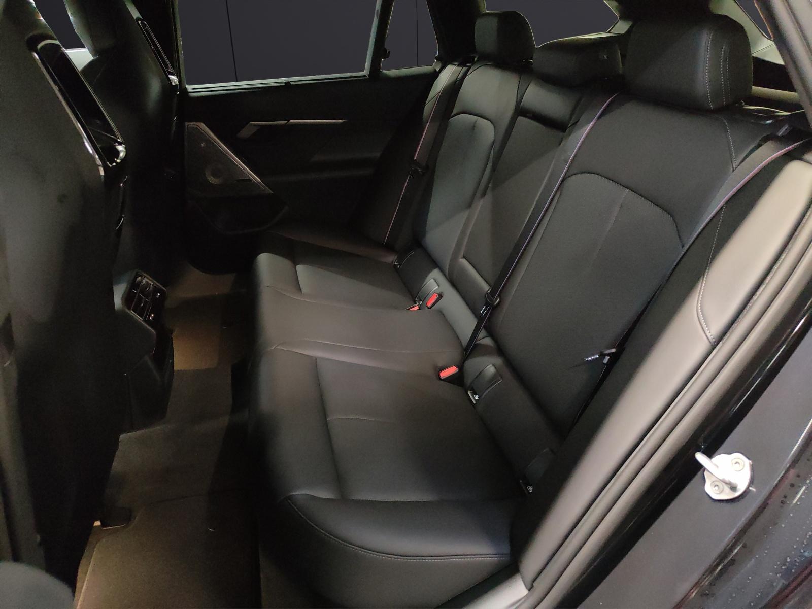 BMW M5 xDrive Touring-image-19