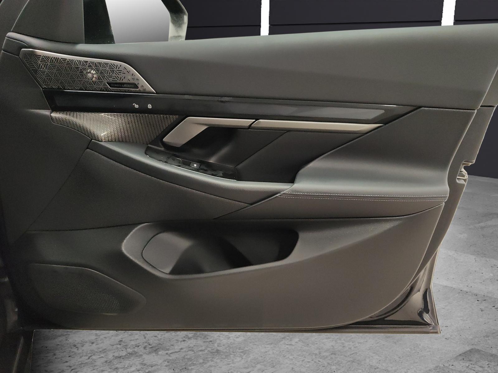 BMW M5 xDrive Touring-image-20