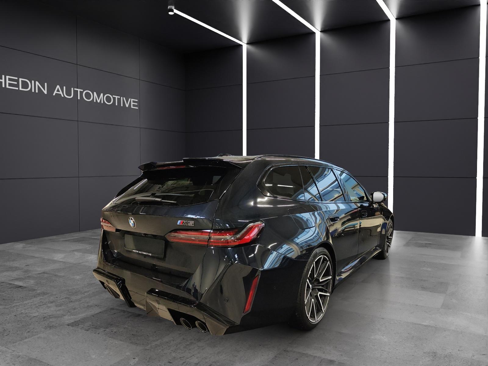 BMW M5 xDrive Touring-image-17
