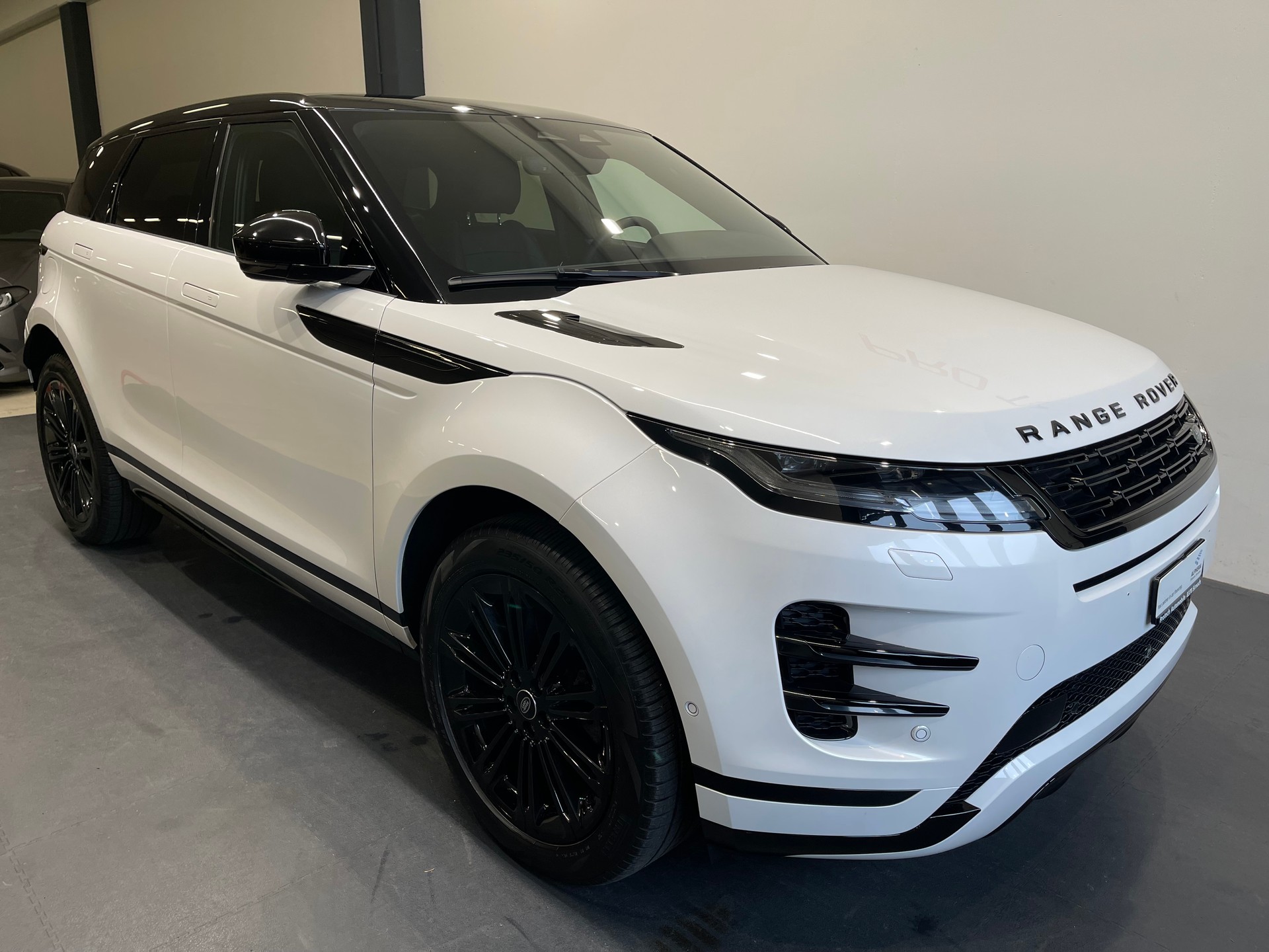 LAND ROVER Range Rover Evoque R-Dynamic D 200 MHEV SE AT9 *FACELIFT*-showroom-element-2
