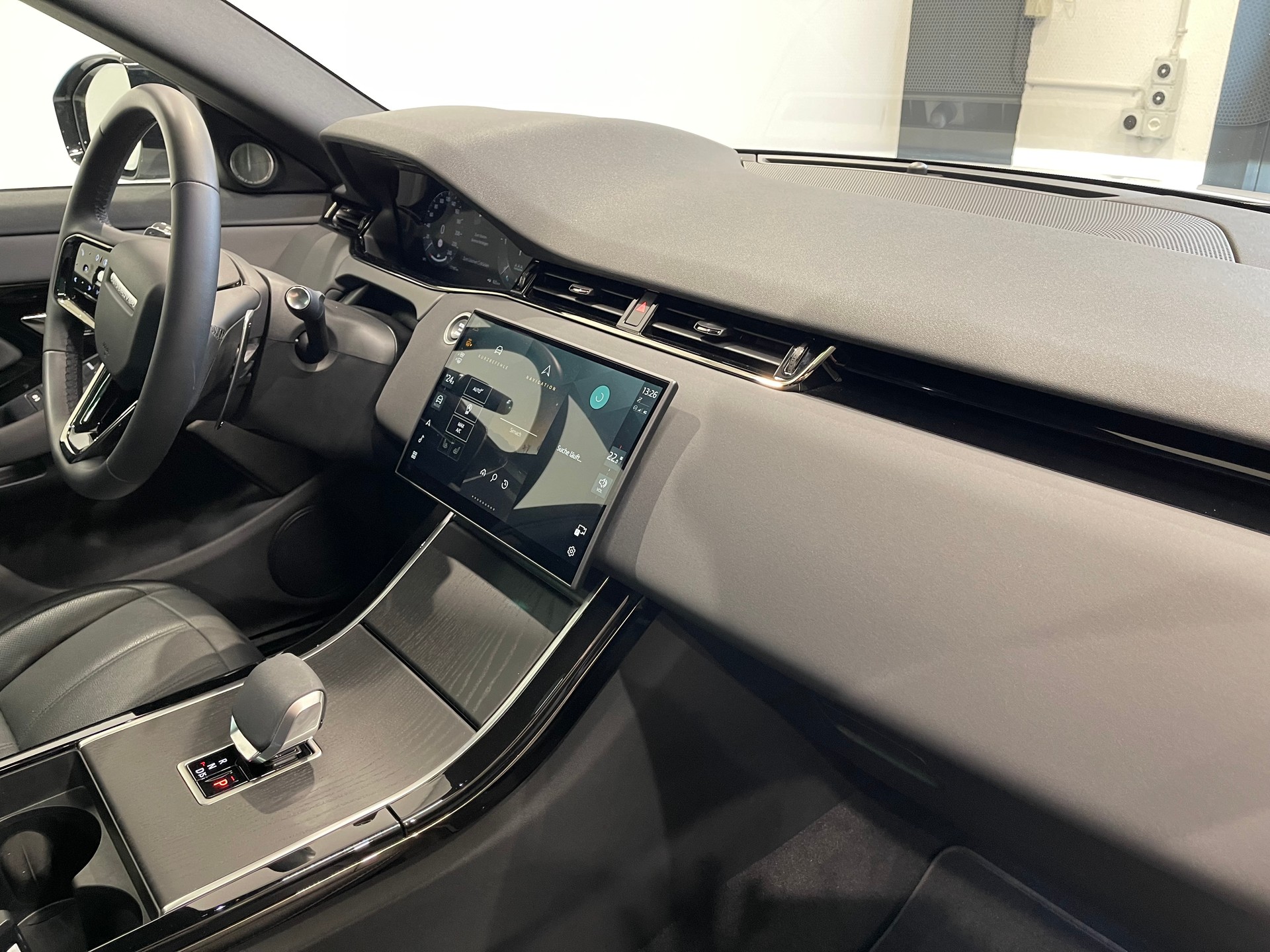LAND ROVER Range Rover Evoque R-Dynamic D 200 MHEV SE AT9 *FACELIFT*-image-18