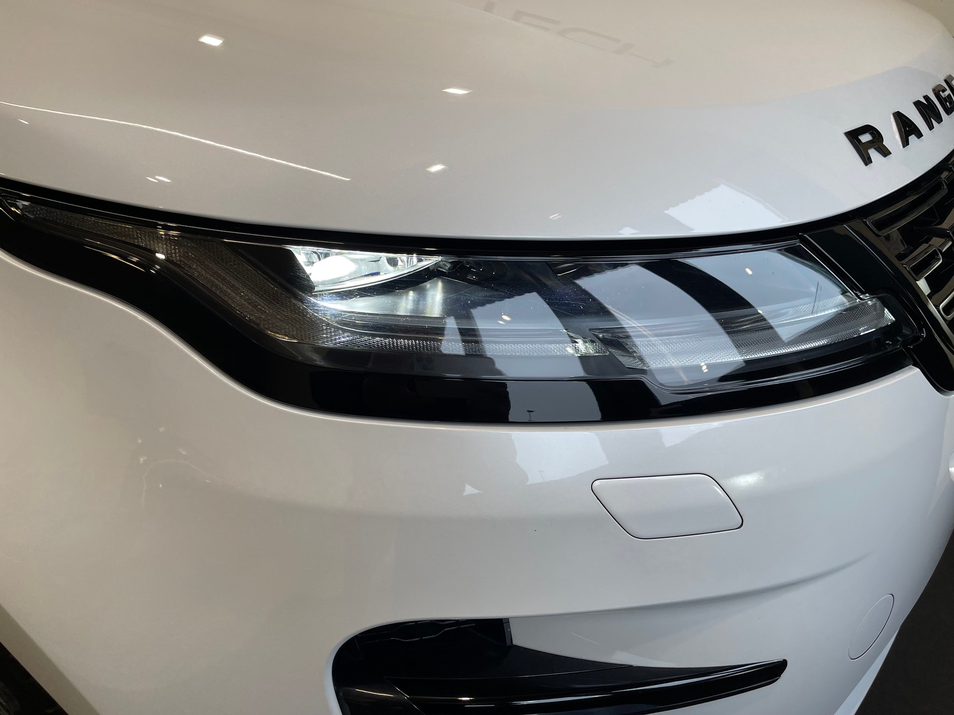 LAND ROVER Range Rover Evoque R-Dynamic D 200 MHEV SE AT9 *FACELIFT*-image-29
