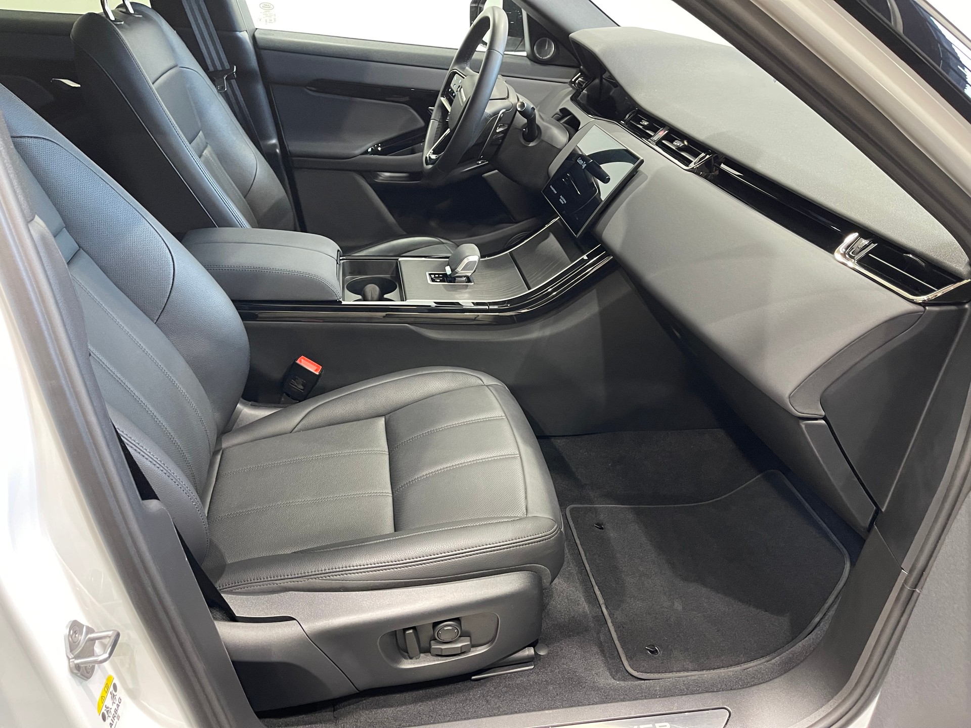 LAND ROVER Range Rover Evoque R-Dynamic D 200 MHEV SE AT9 *FACELIFT*-image-16