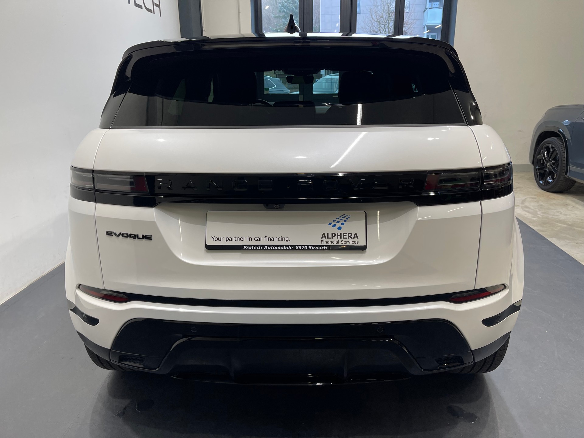 LAND ROVER Range Rover Evoque R-Dynamic D 200 MHEV SE AT9 *FACELIFT*-image-5