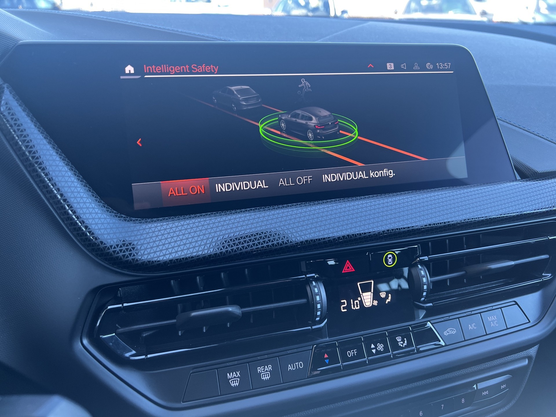 BMW 118i M Sport Steptronic-image-14