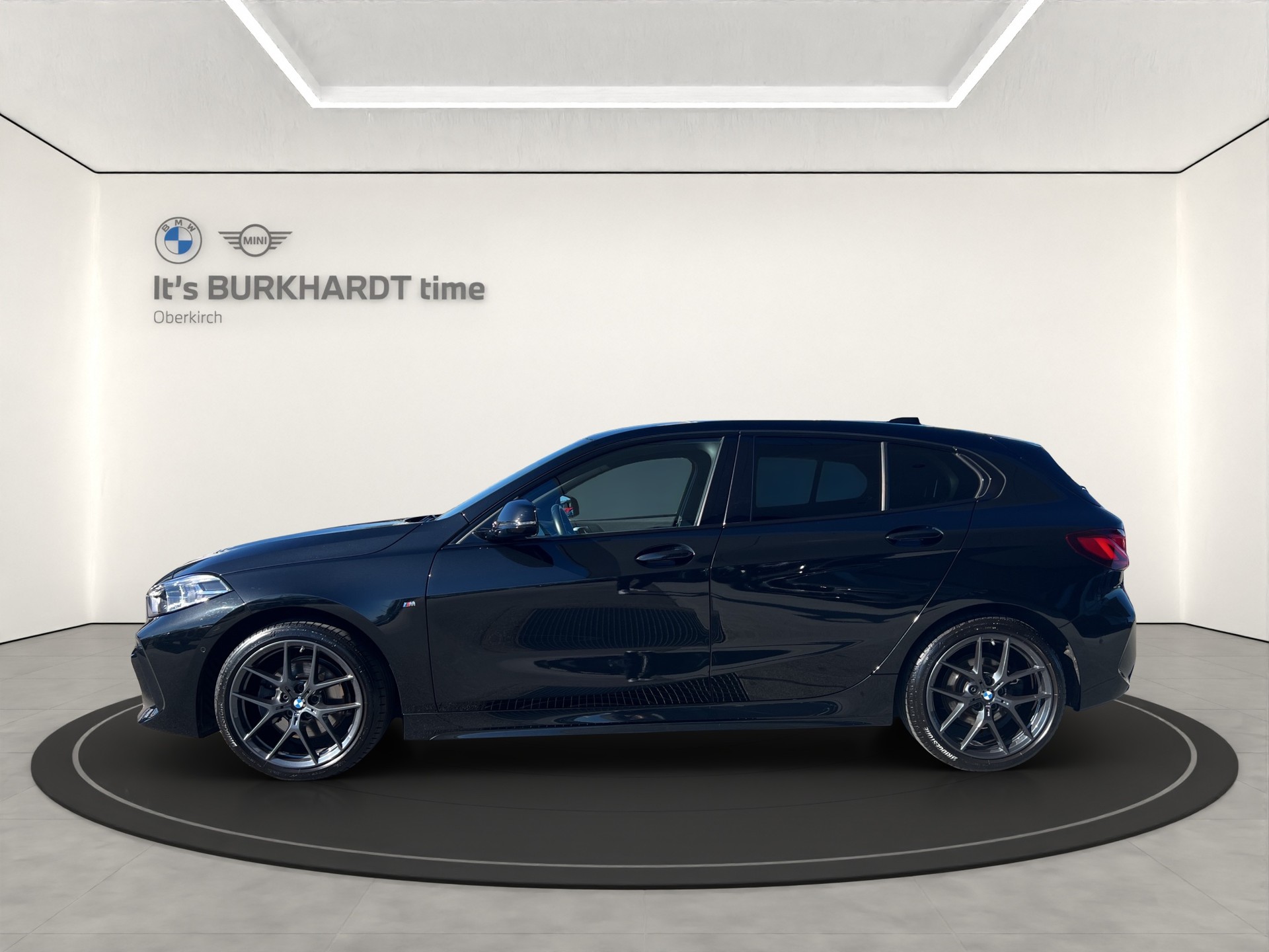 BMW 118i M Sport Steptronic-image-1
