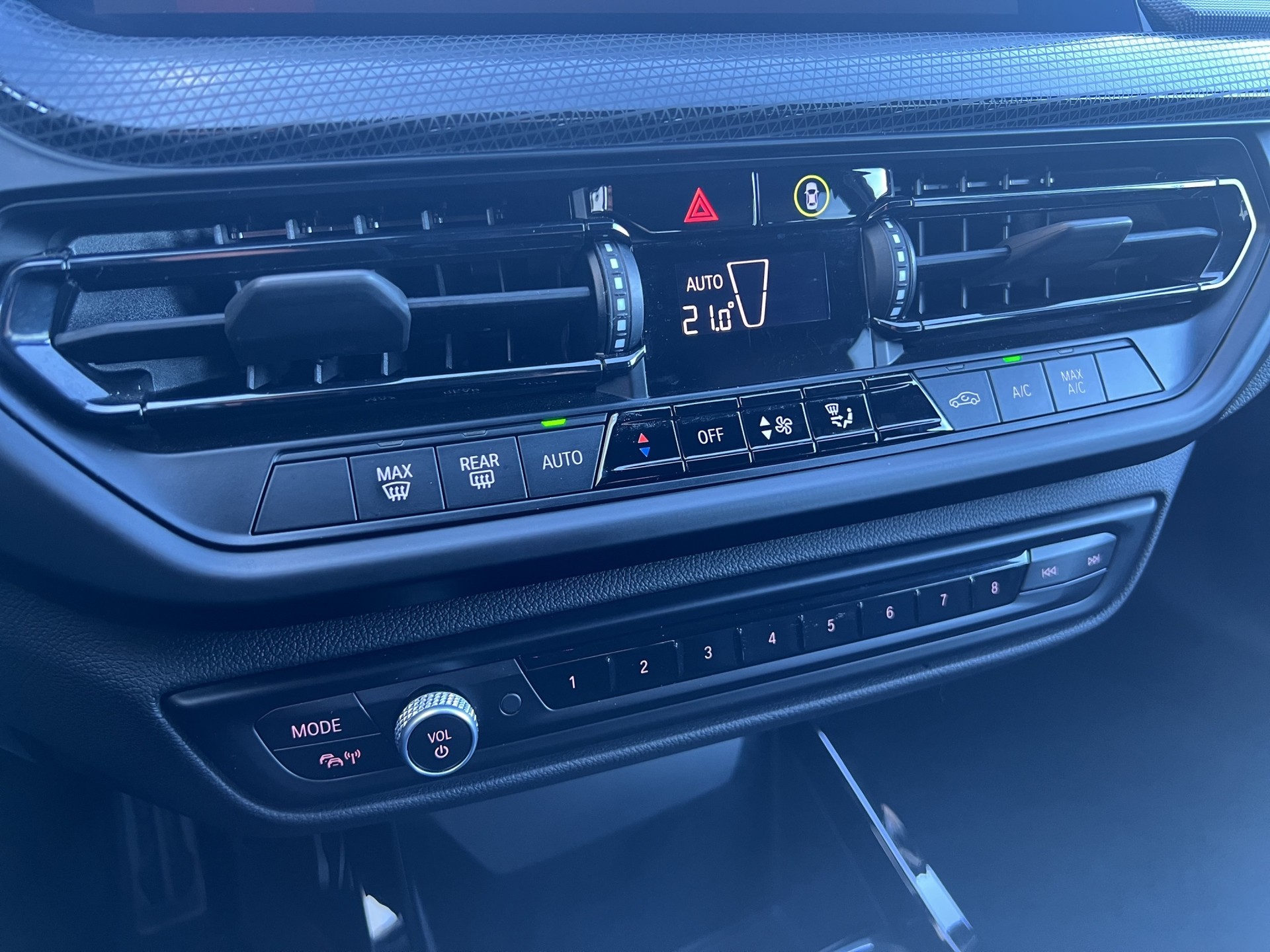 BMW 118i M Sport Steptronic-image-15