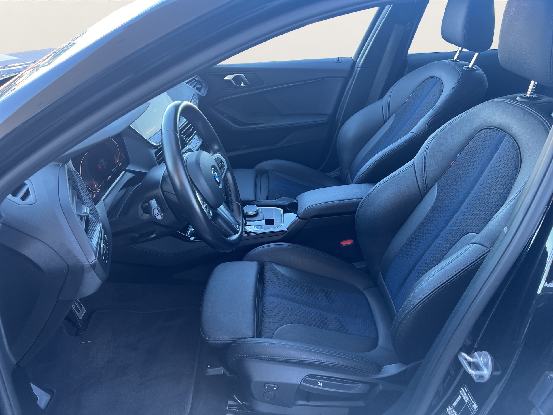 BMW 118i M Sport Steptronic-image-9