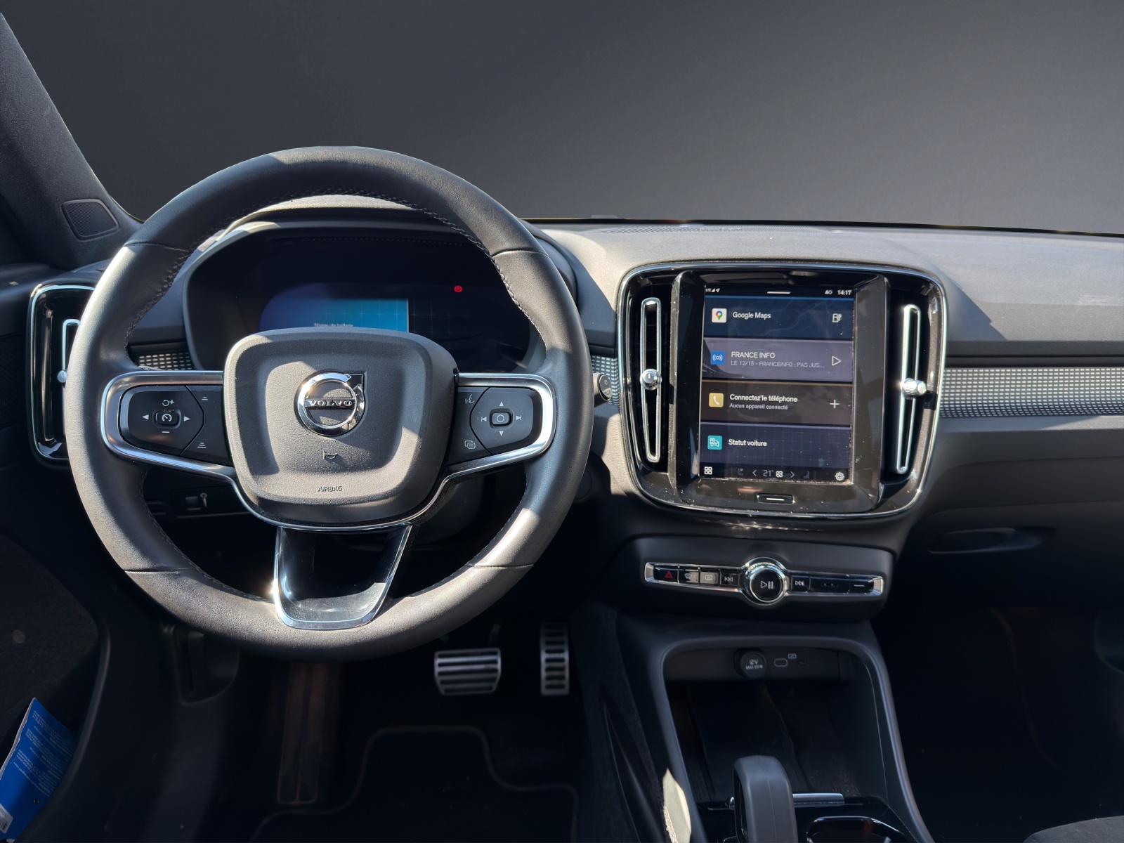VOLVO XC40 Recharge P6 Ultimate FWD-image-7