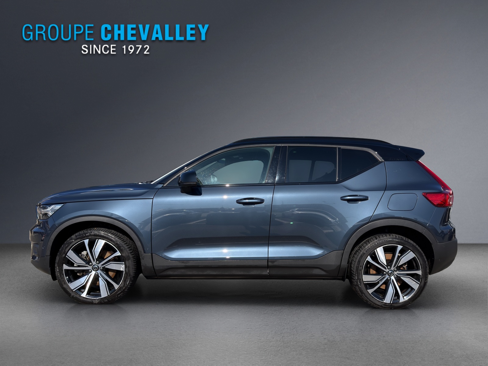 VOLVO XC40 Recharge P6 Ultimate FWD-image-2