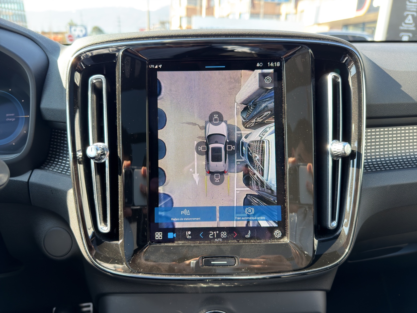 VOLVO XC40 Recharge P6 Ultimate FWD-image-16