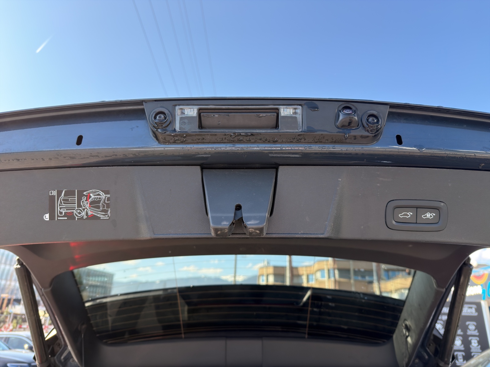VOLVO XC40 Recharge P6 Ultimate FWD-image-12