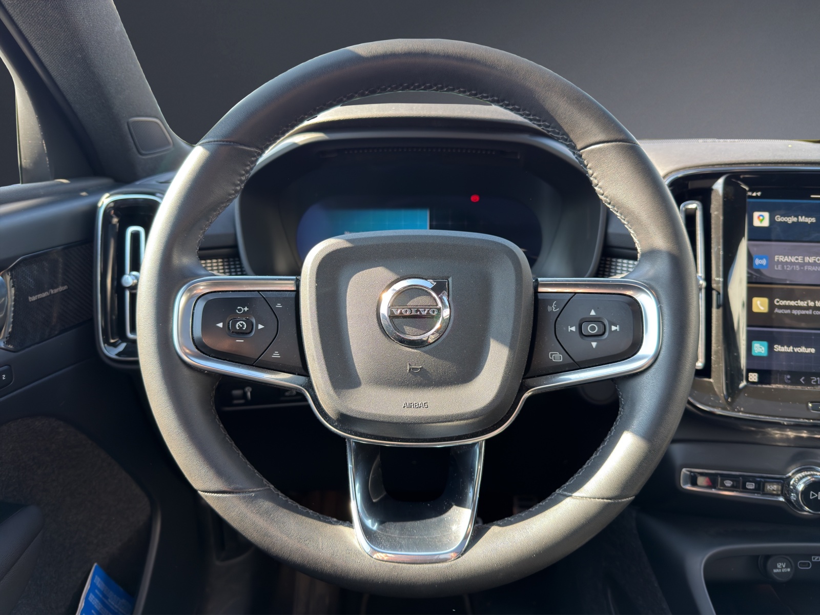 VOLVO XC40 Recharge P6 Ultimate FWD-image-13