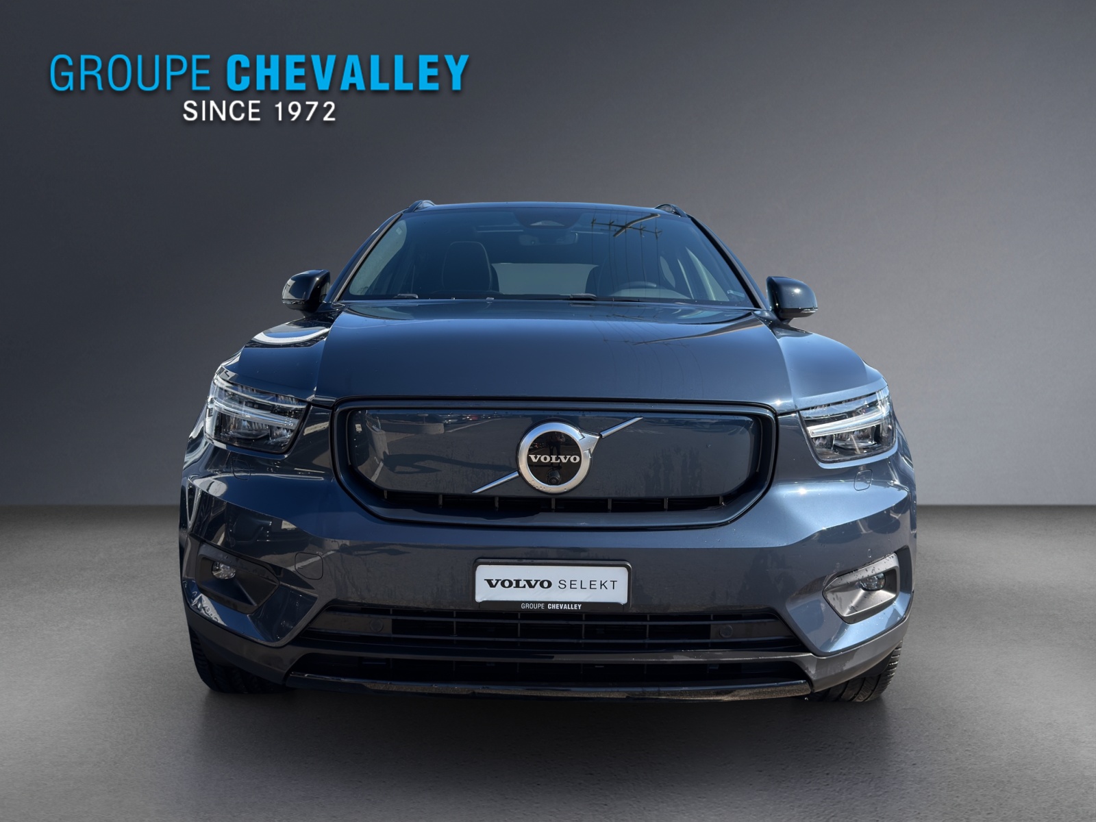 VOLVO XC40 Recharge P6 Ultimate FWD-image-1