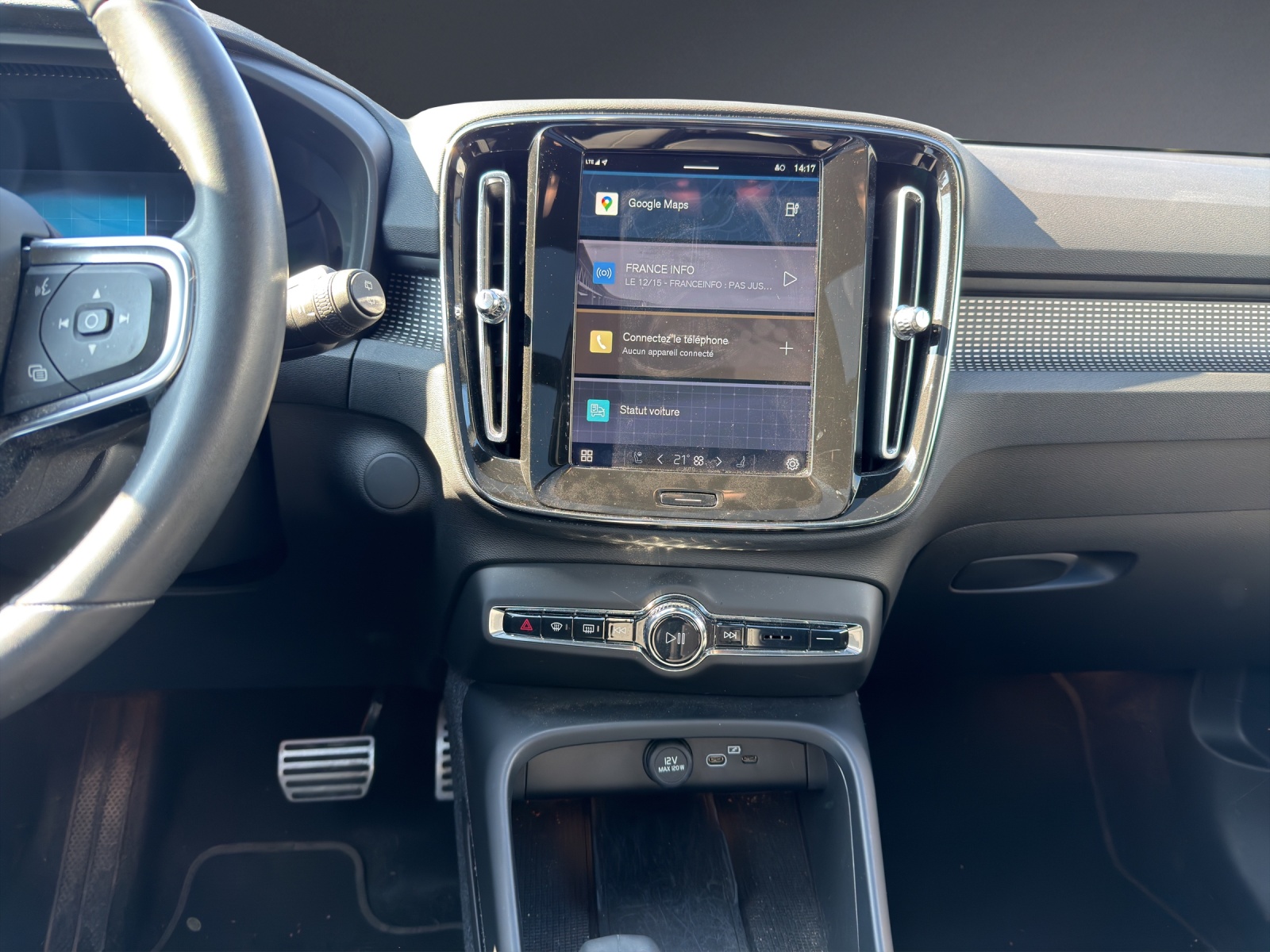 VOLVO XC40 Recharge P6 Ultimate FWD-image-8