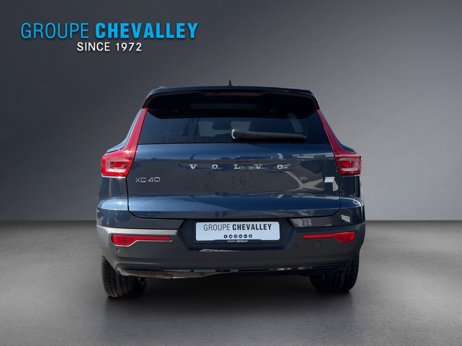 VOLVO XC40 Recharge P6 Ultimate FWD-image-4