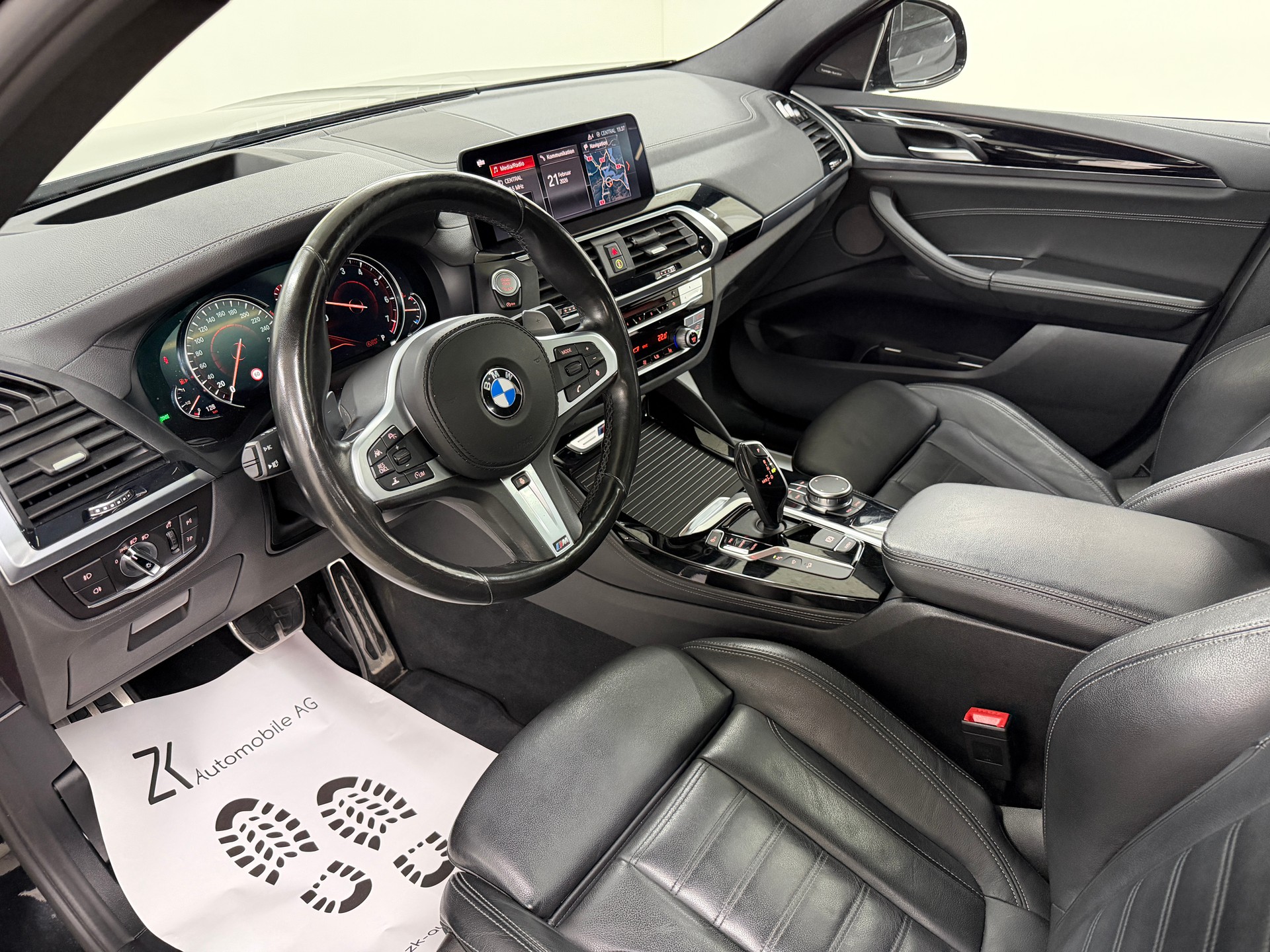 BMW X4 M40i 360PS BLACK SAPPHIRE Steptronic / 360° Kamera / Panoramadach / Head-Up-Display / H/K Soundsystem / Komfortzugang /-image-6
