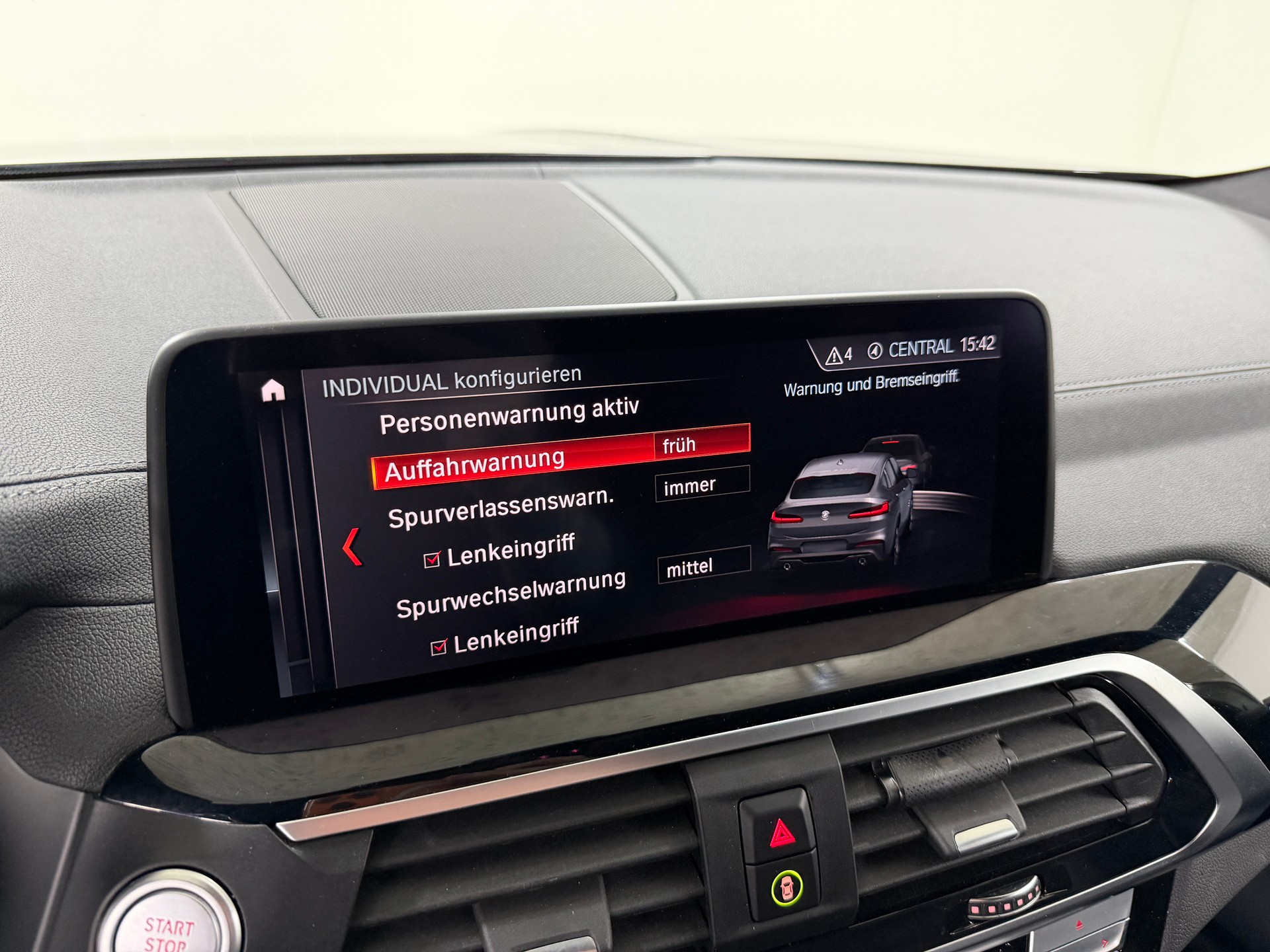 BMW X4 M40i 360PS BLACK SAPPHIRE Steptronic / 360° Kamera / Panoramadach / Head-Up-Display / H/K Soundsystem / Komfortzugang /-image-15