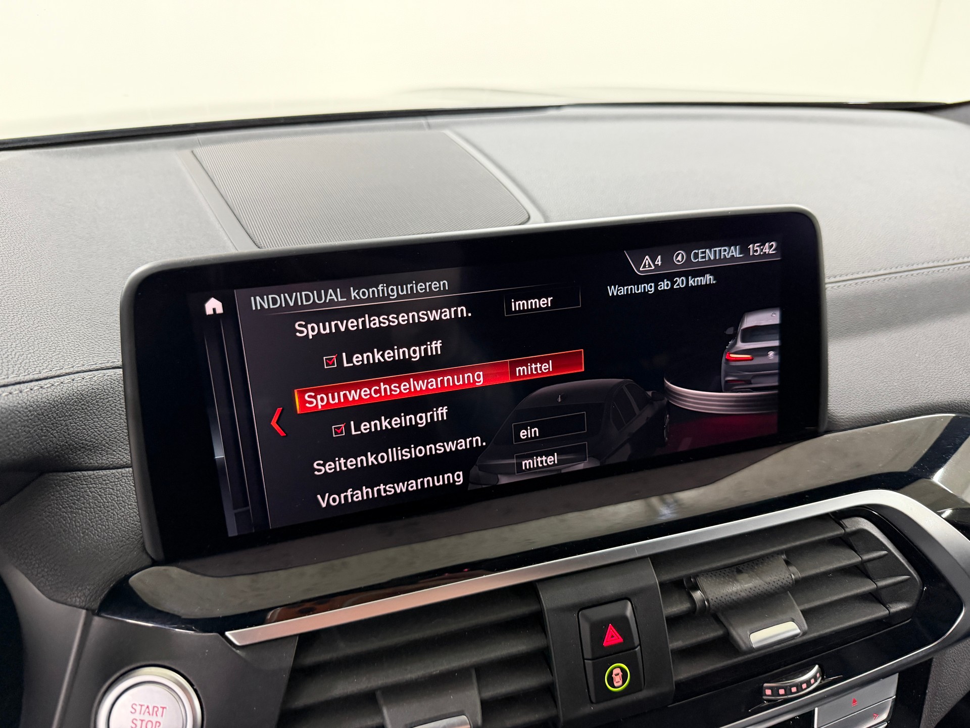 BMW X4 M40i 360PS BLACK SAPPHIRE Steptronic / 360° Kamera / Panoramadach / Head-Up-Display / H/K Soundsystem / Komfortzugang /-image-16