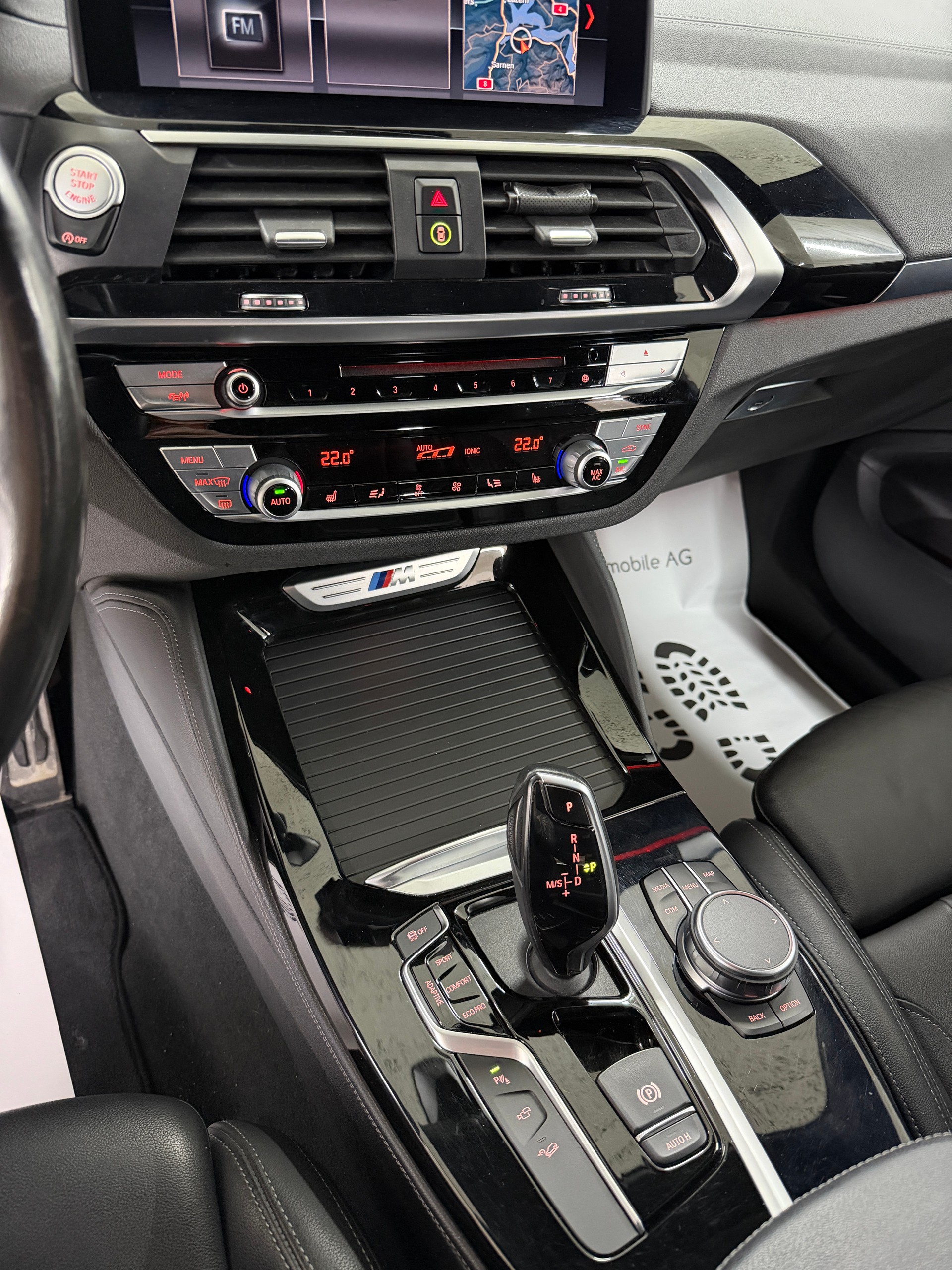 BMW X4 M40i 360PS BLACK SAPPHIRE Steptronic / 360° Kamera / Panoramadach / Head-Up-Display / H/K Soundsystem / Komfortzugang /-image-17