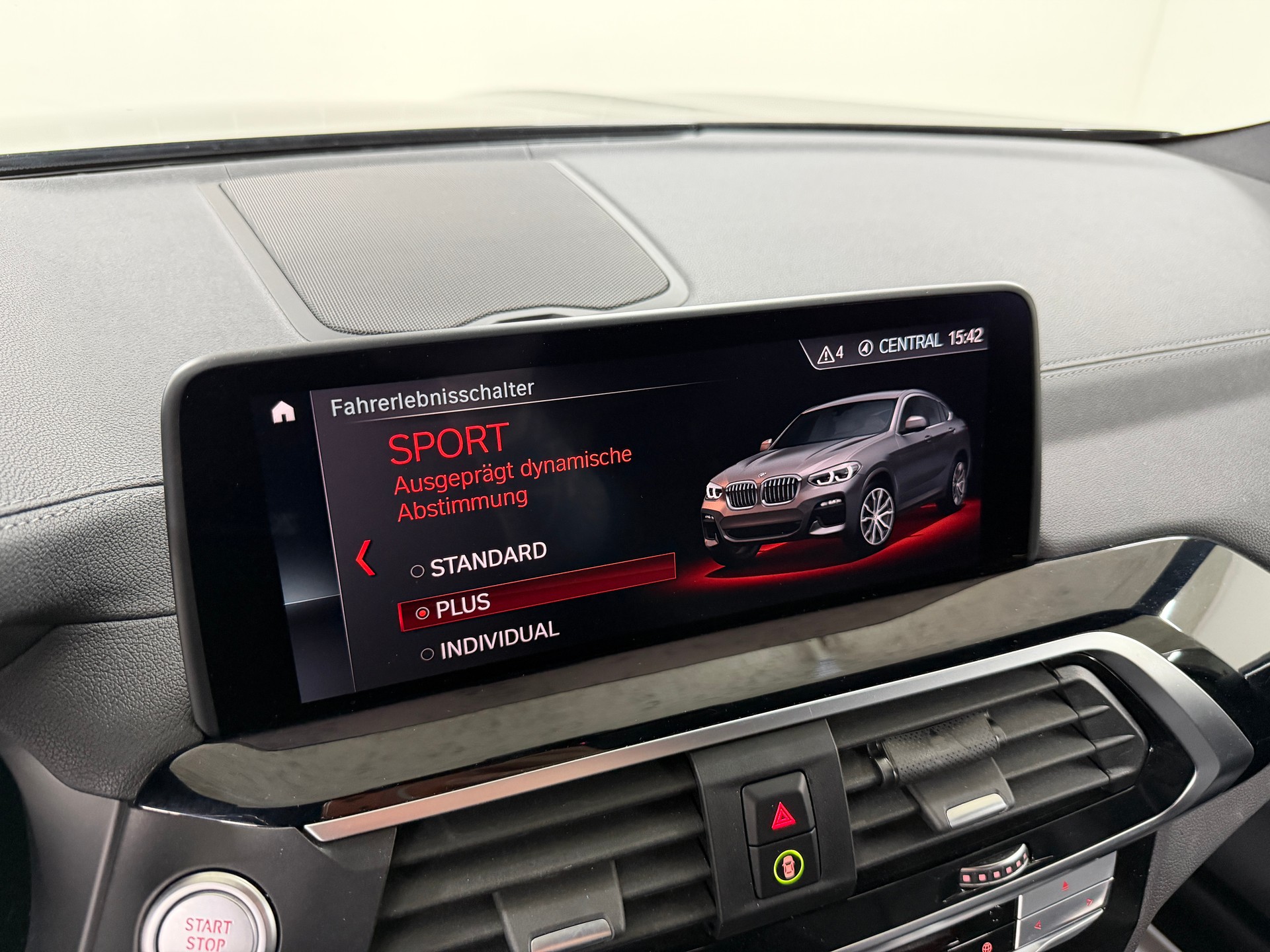 BMW X4 M40i 360PS BLACK SAPPHIRE Steptronic / 360° Kamera / Panoramadach / Head-Up-Display / H/K Soundsystem / Komfortzugang /-image-14