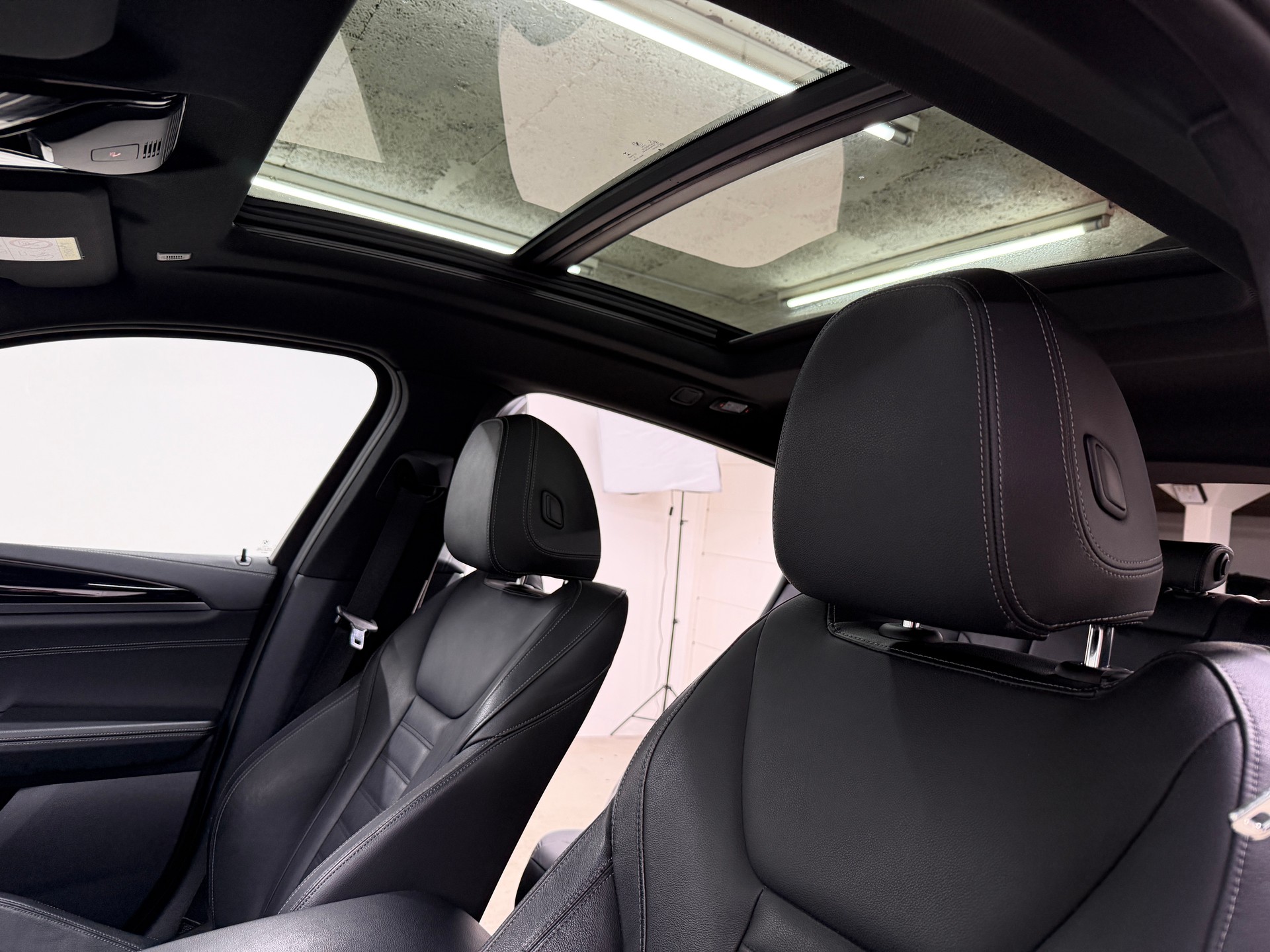 BMW X4 M40i 360PS BLACK SAPPHIRE Steptronic / 360° Kamera / Panoramadach / Head-Up-Display / H/K Soundsystem / Komfortzugang /-image-7